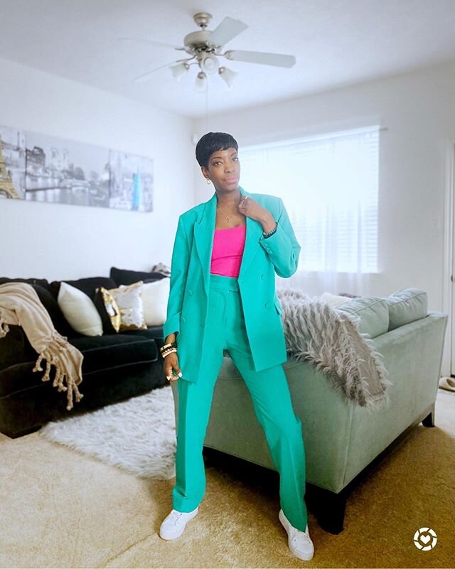 Loving this power suit from @andotherstories and it was in the sale! The color is 😍😍. Click the link in the bio to shop this entire look. Or click here. http://liketk.it/2R6dE
Be safe. Dress well. Take care of your mental health. ❤️
*
*
*
*
*
Like 