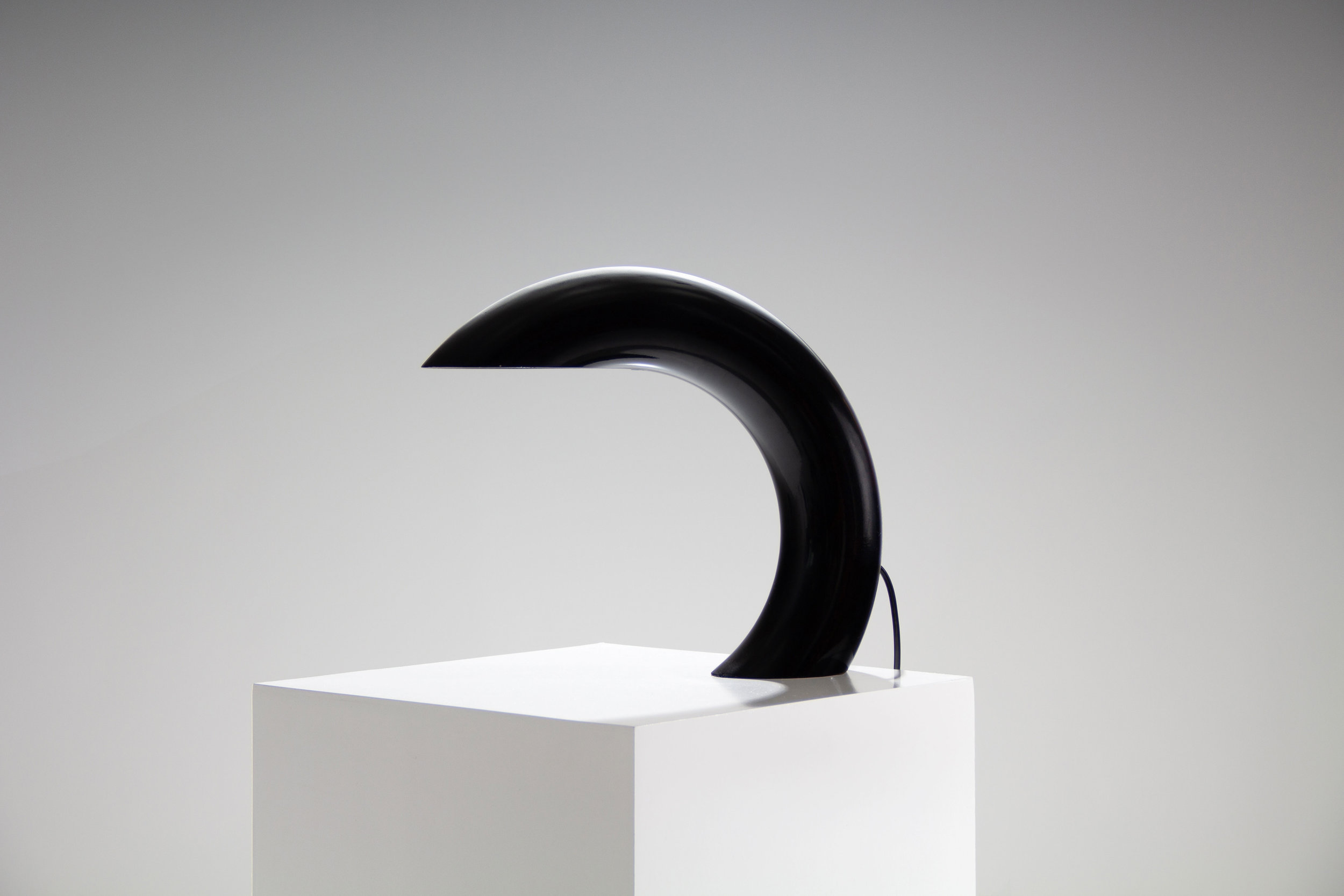 Sculptural Black Table Lamp by Alfredo Bianchi, Italy 1970s (sold)