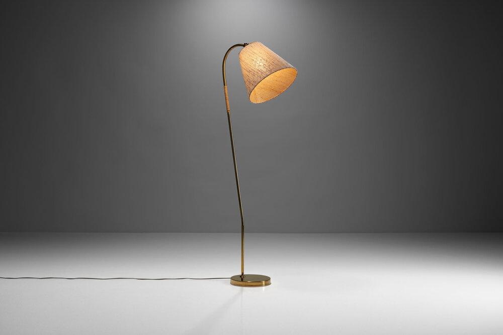 Se venligst dybt Hus Brass Floor Lamp by Paavo Tynell (attr.) for Idman Oy, Finland 1950s (sold)  — H. Gallery