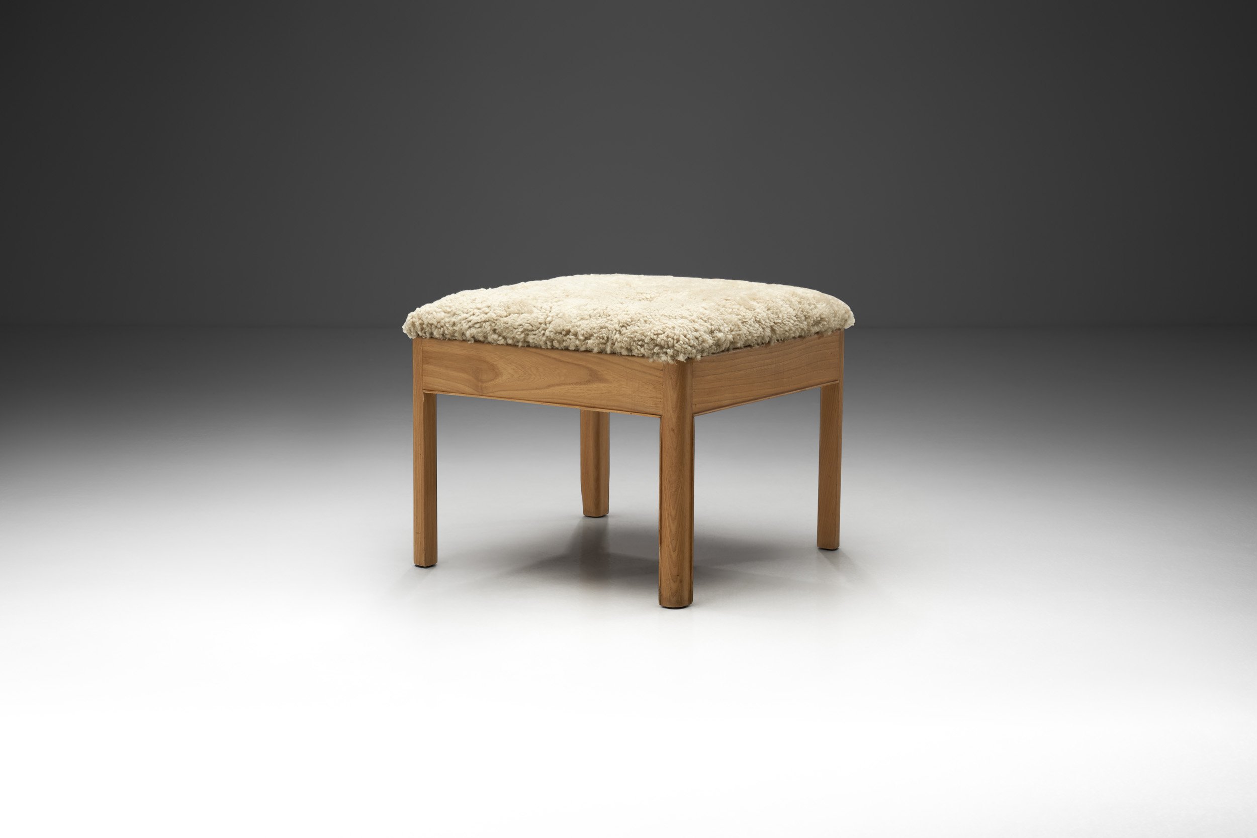 Danish Cabinetmaker Elm Wood Stool, Denmark 1940s (sold)