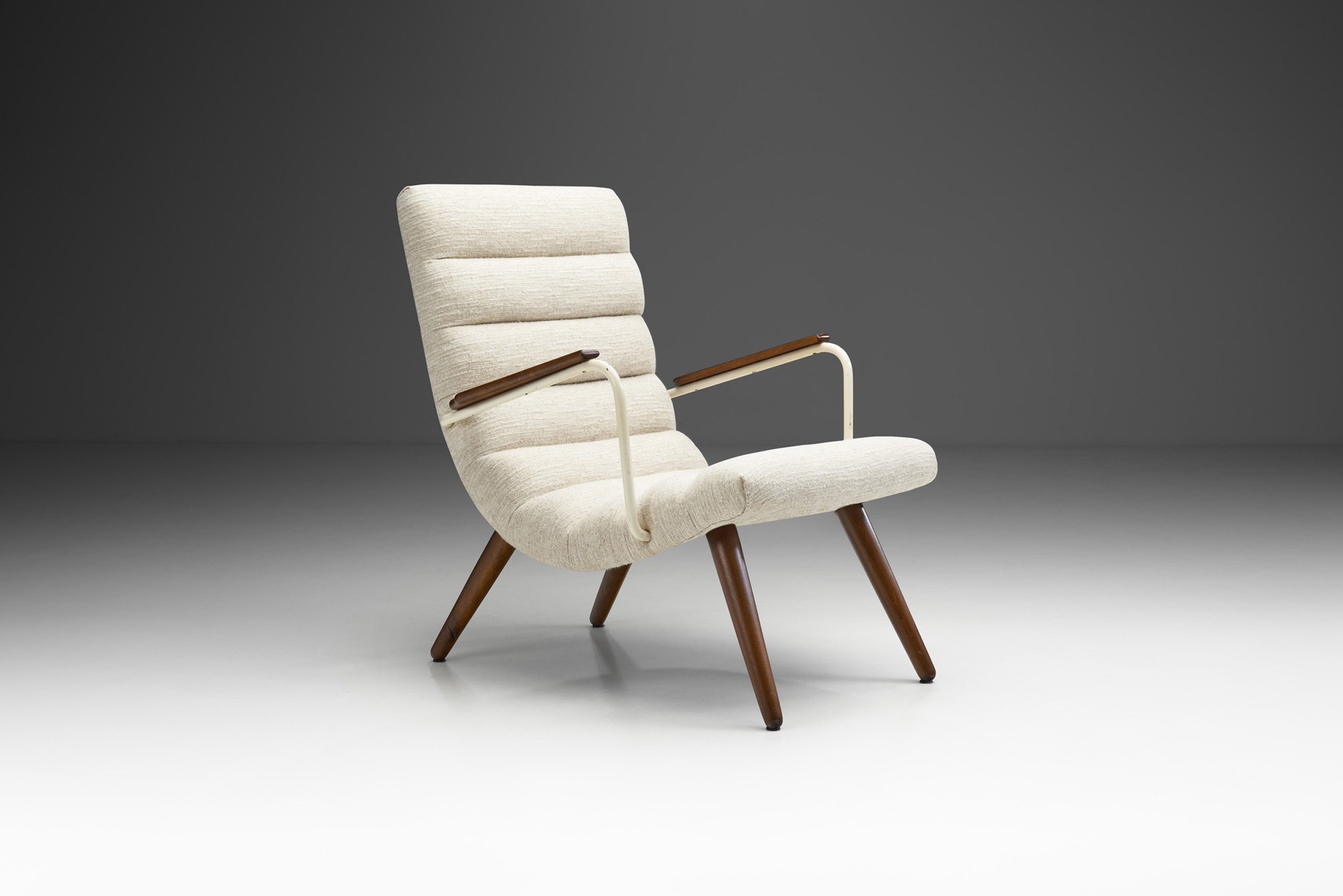European Mid-Century Modern Lounge Chair, Europe 1950s