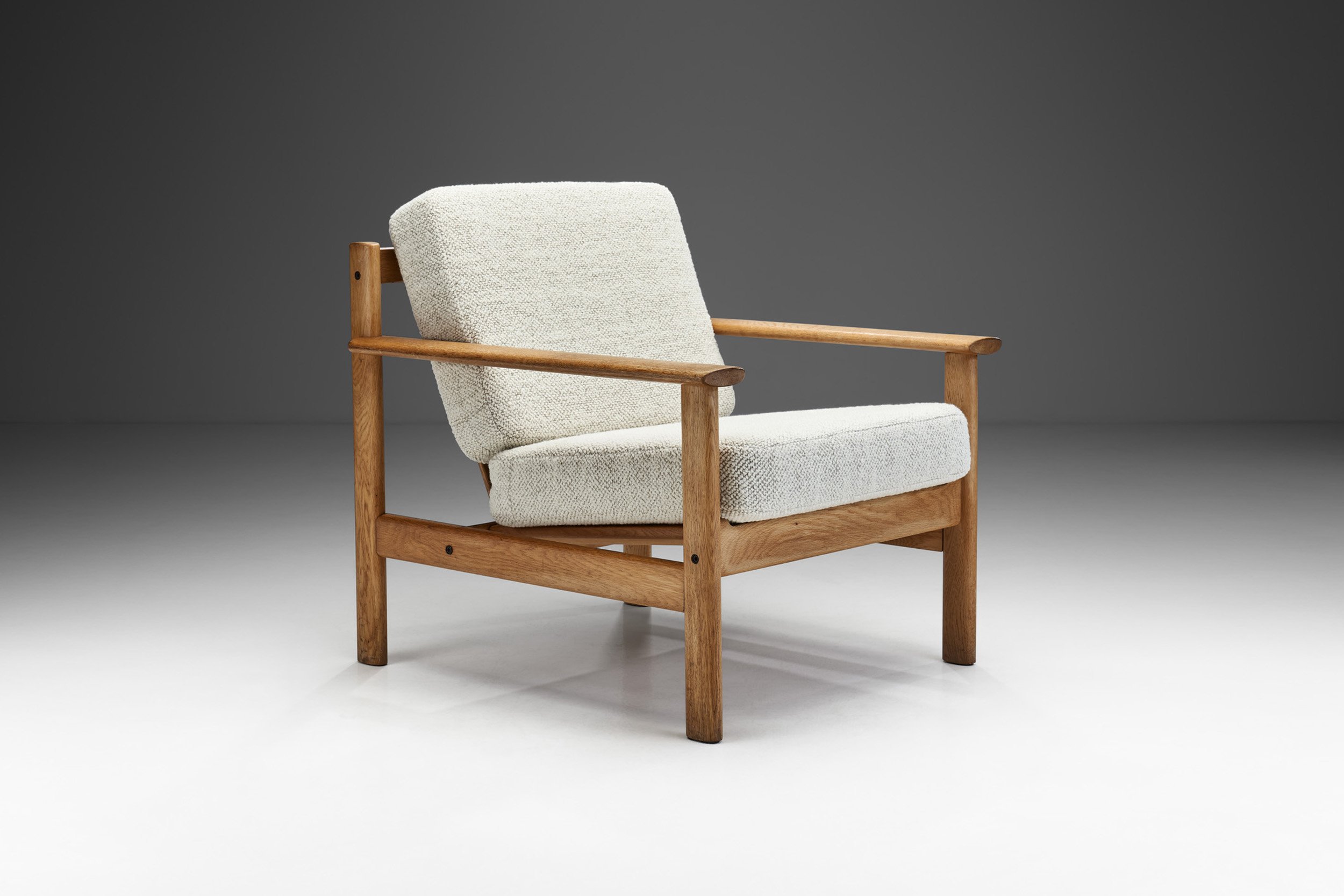 Mid-Century Scandinavian Blonde Oak Lounge Chair, Scandinavia 1970s (sold)