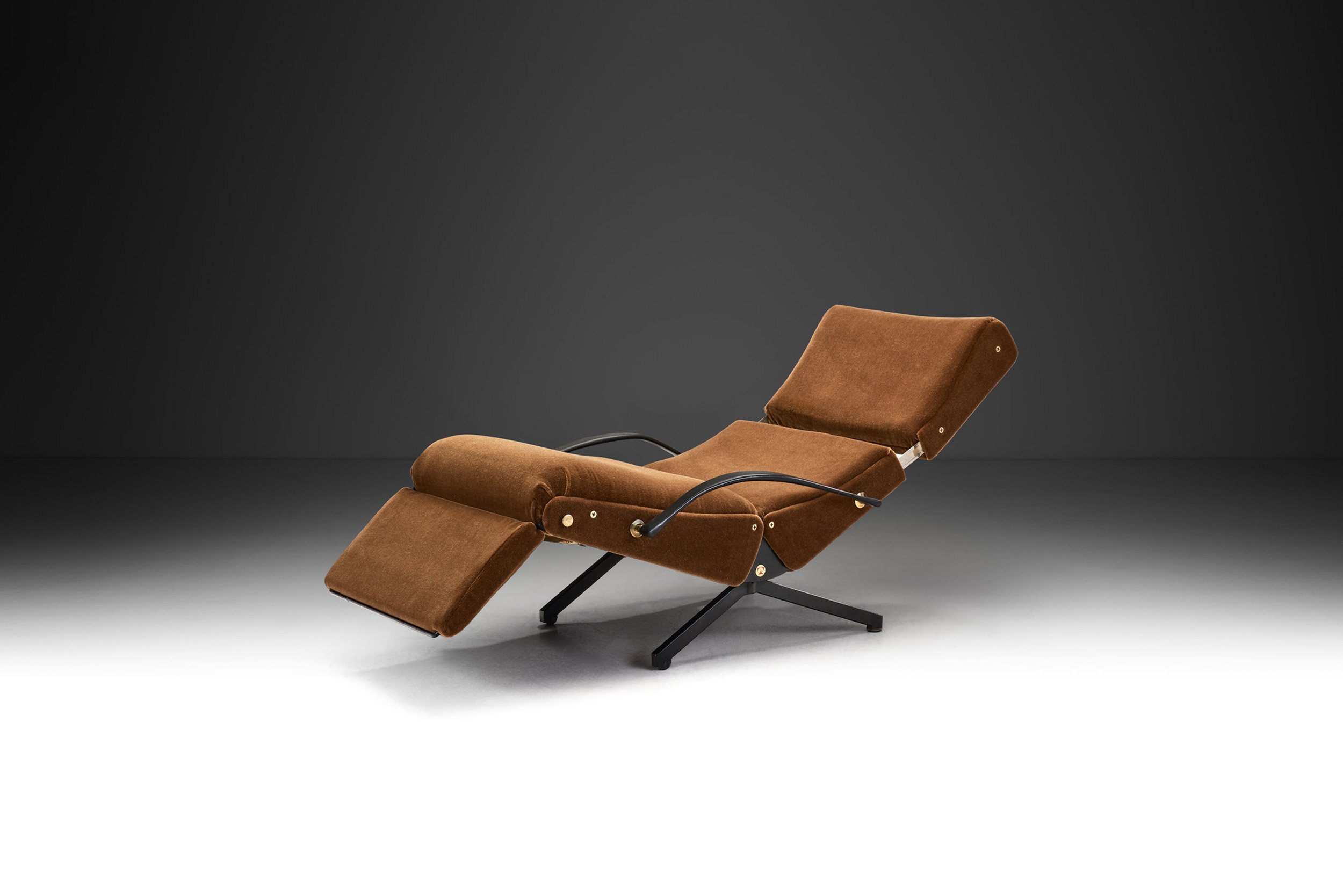 Osvaldo Borsani "P40" Lounge Chair for Tecno S.p.A., Italy 1950s (sold)