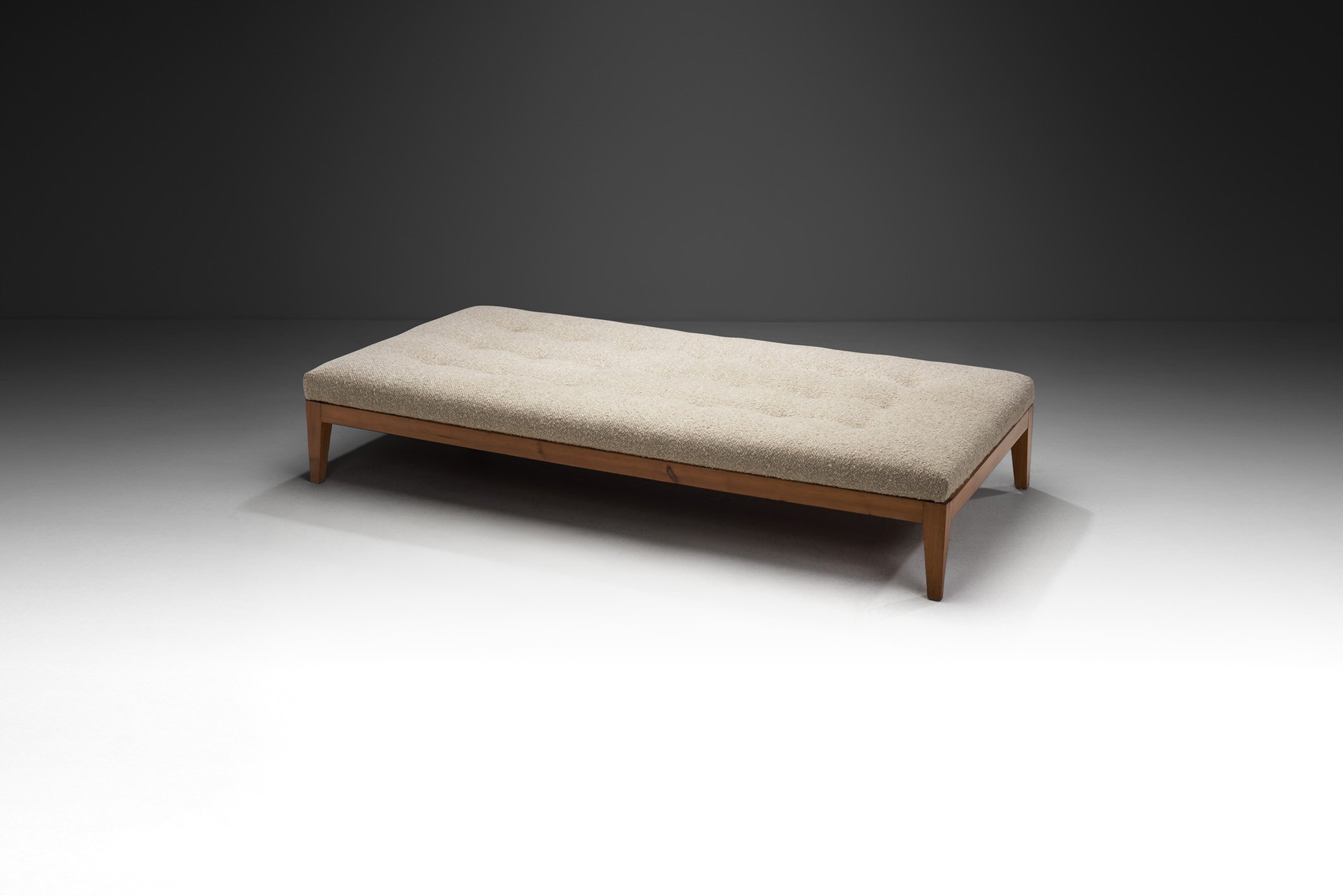 Danish Cabinetmaker Extendable Pine Daybed, Denmark ca 1950s (sold)