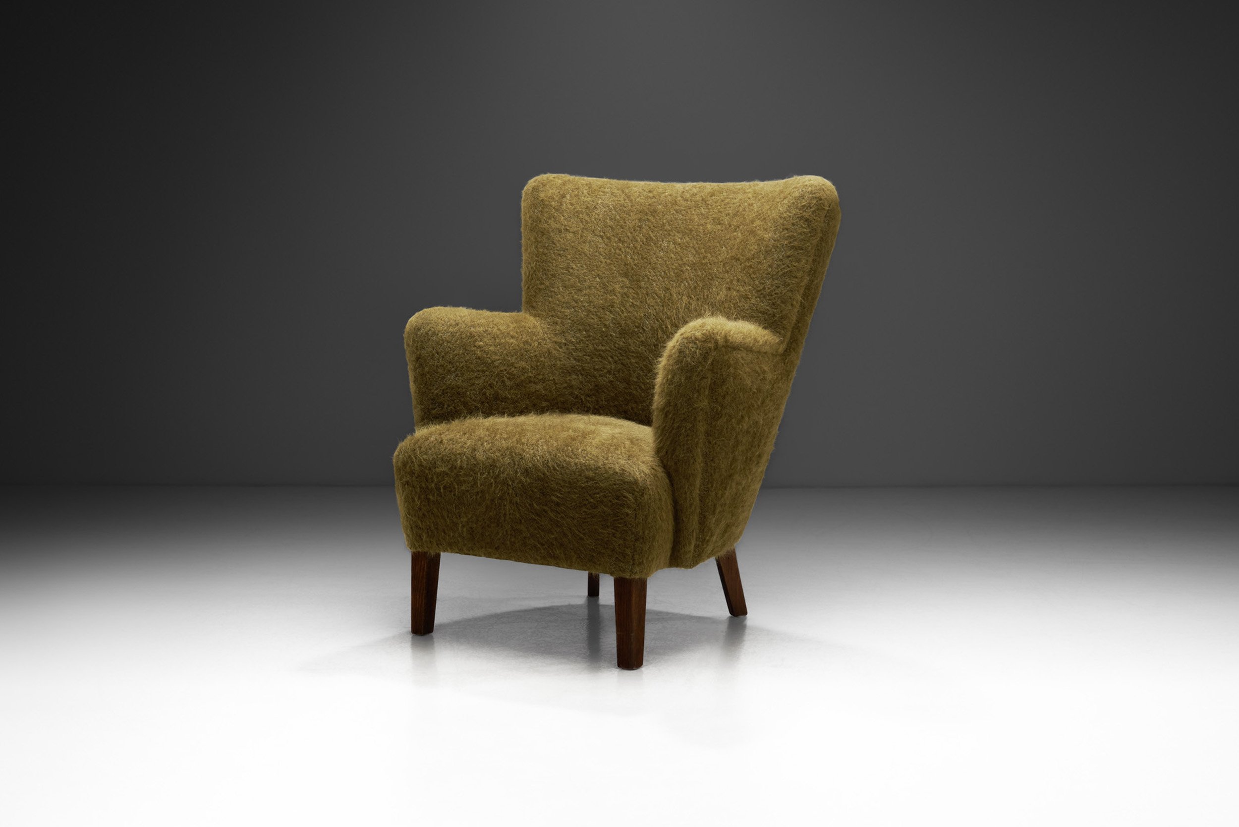 Mid-Century Modern Danish Cabinetmaker Lounge Chair, Denmark 1940s (sold)