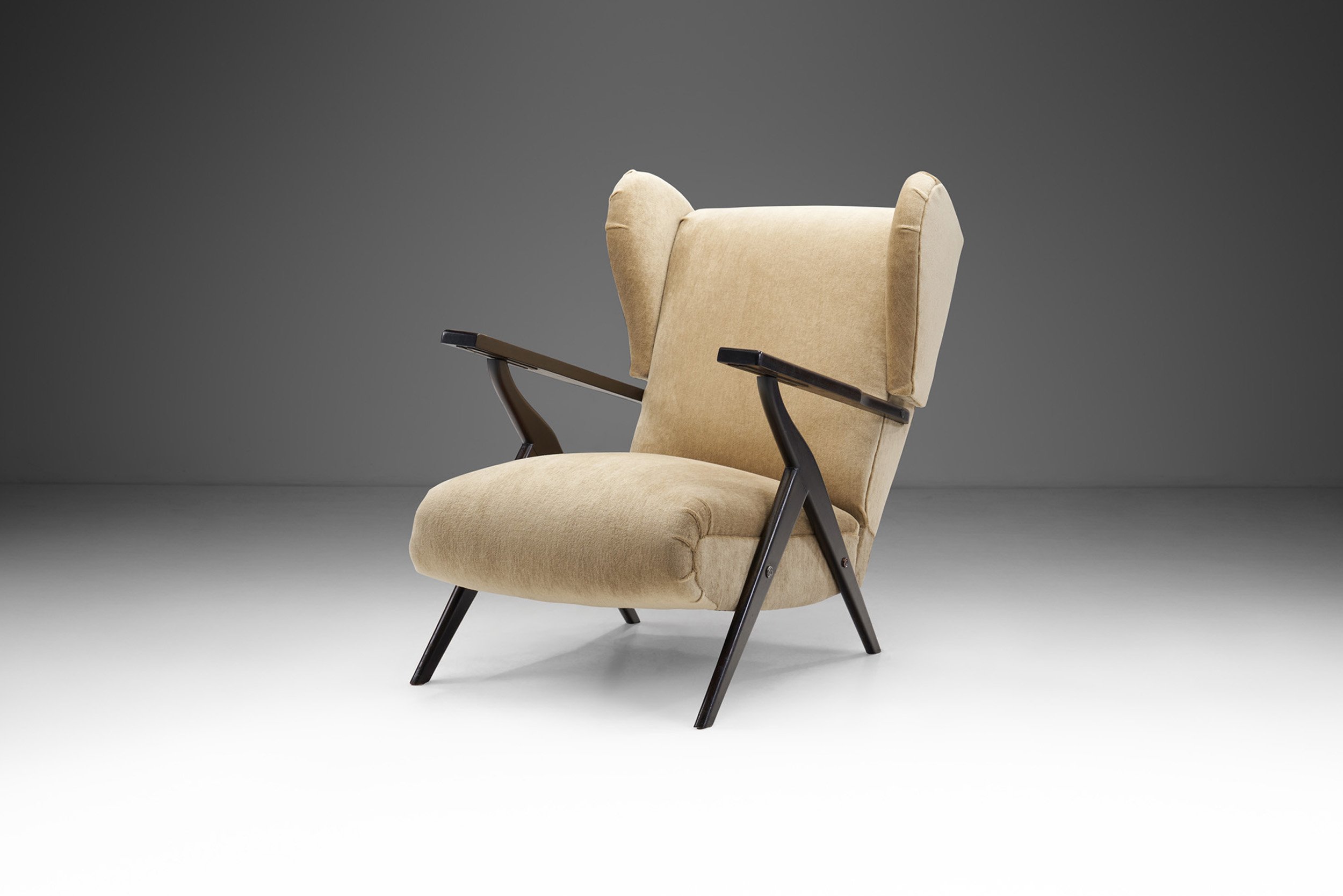 Italian Mid-Century Wingback Lounge Chair, Italy 1950s