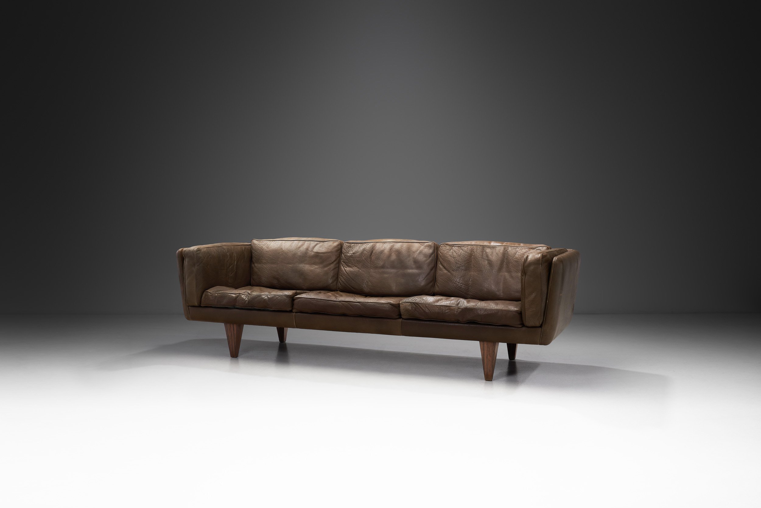 Illum Wikkelsø "V11" Brown Leather Sofa for Holger Christiansen, Denmark 1960s
