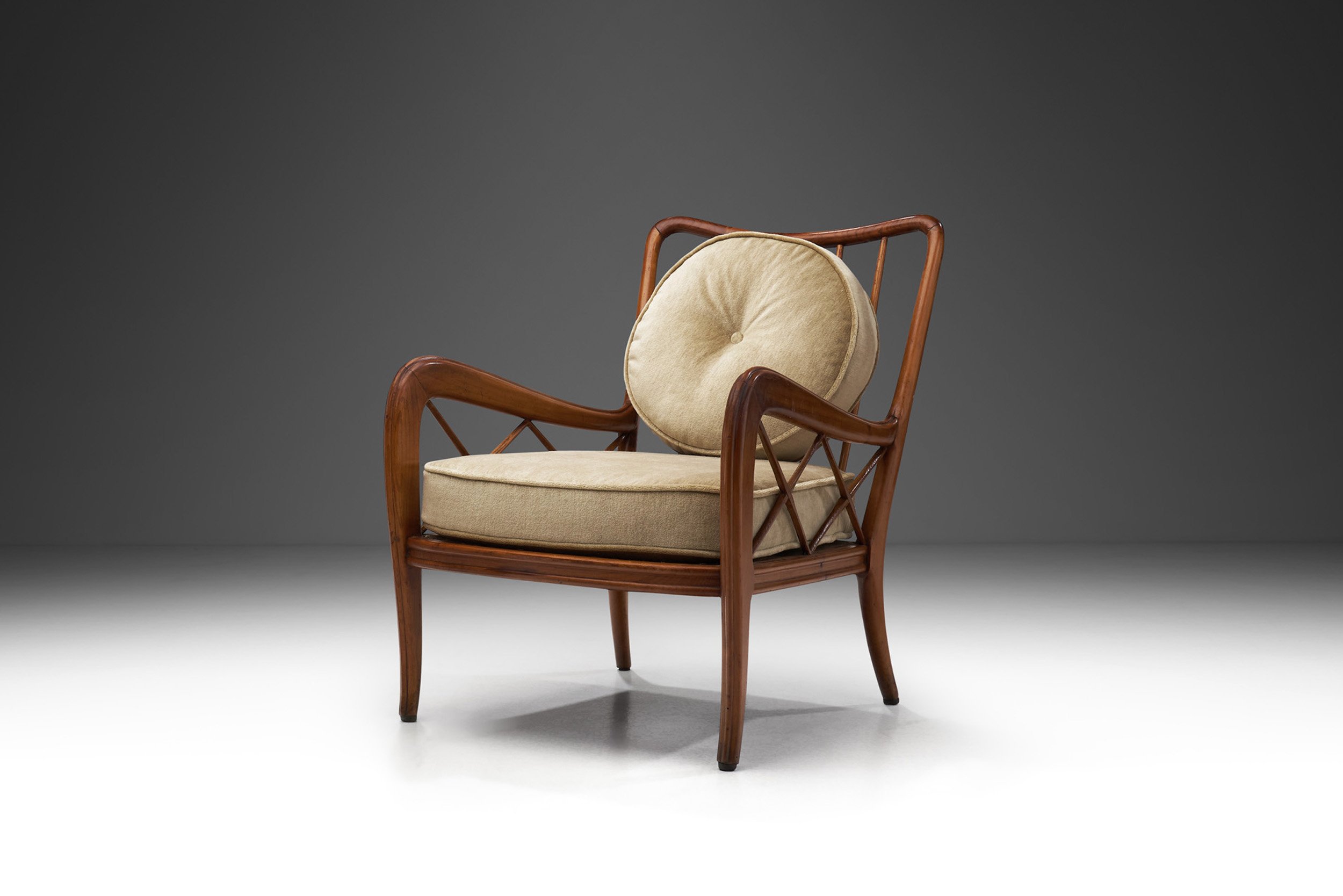 Italian Modern Lounge Chair with Upholstered Cushions Attributed to Paolo Buffa, Italy 1940s