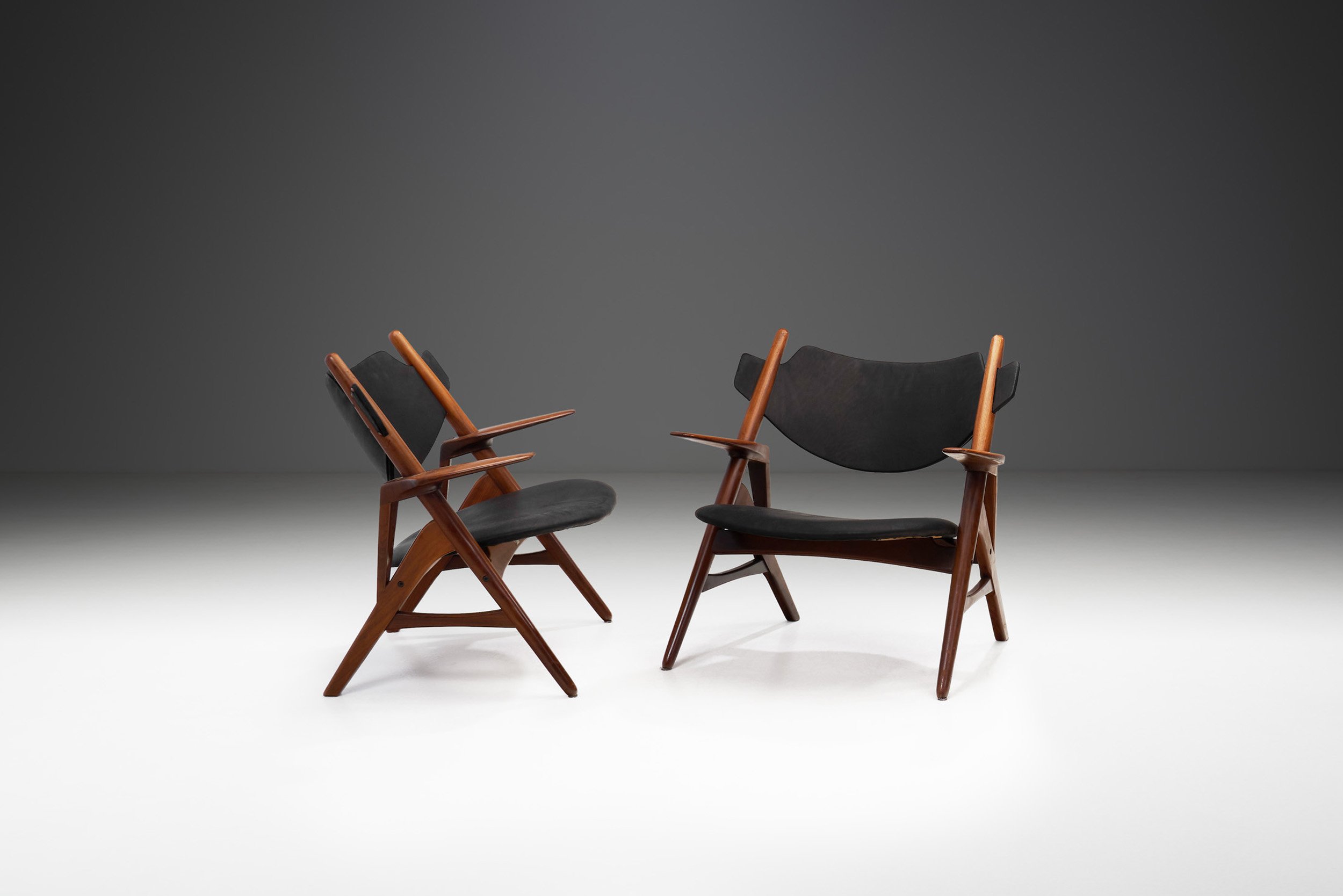 Set of 2 Sculptural Danish Mid-Century Modern Chairs, Denmark ca 1960s
