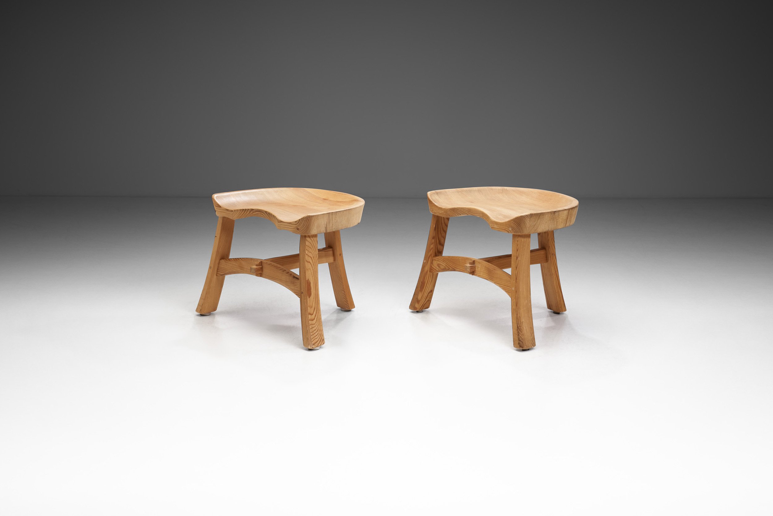 Scandinavian Pine Tripod Stools in the manner of Krogenæs Møbler, Scandinavia ca 1960s
