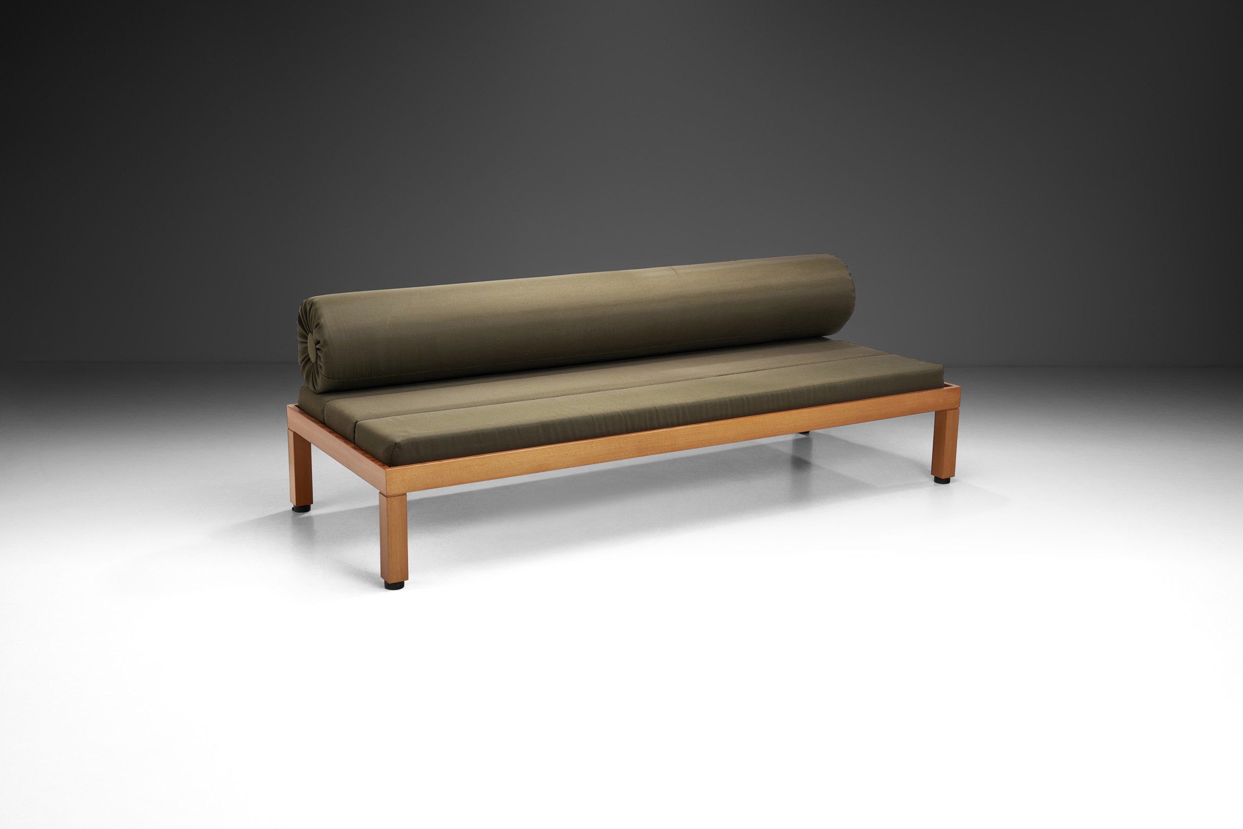 A Haroma, Saarinen, and Salo Design Collaboration Daybed, Finland 1960