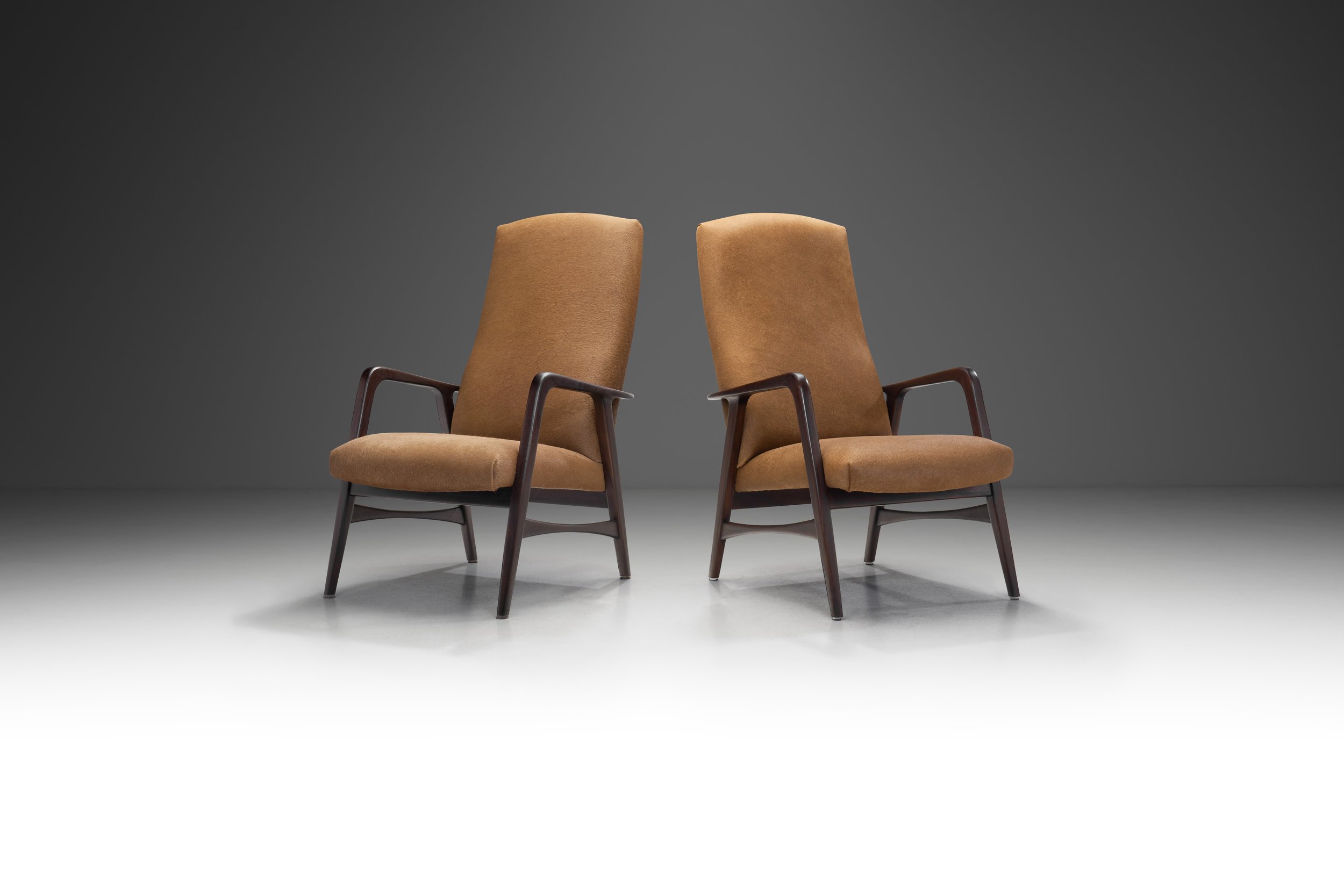 Danish Modern Lounge Chairs in Brown Cowhide, Denmark 1960s