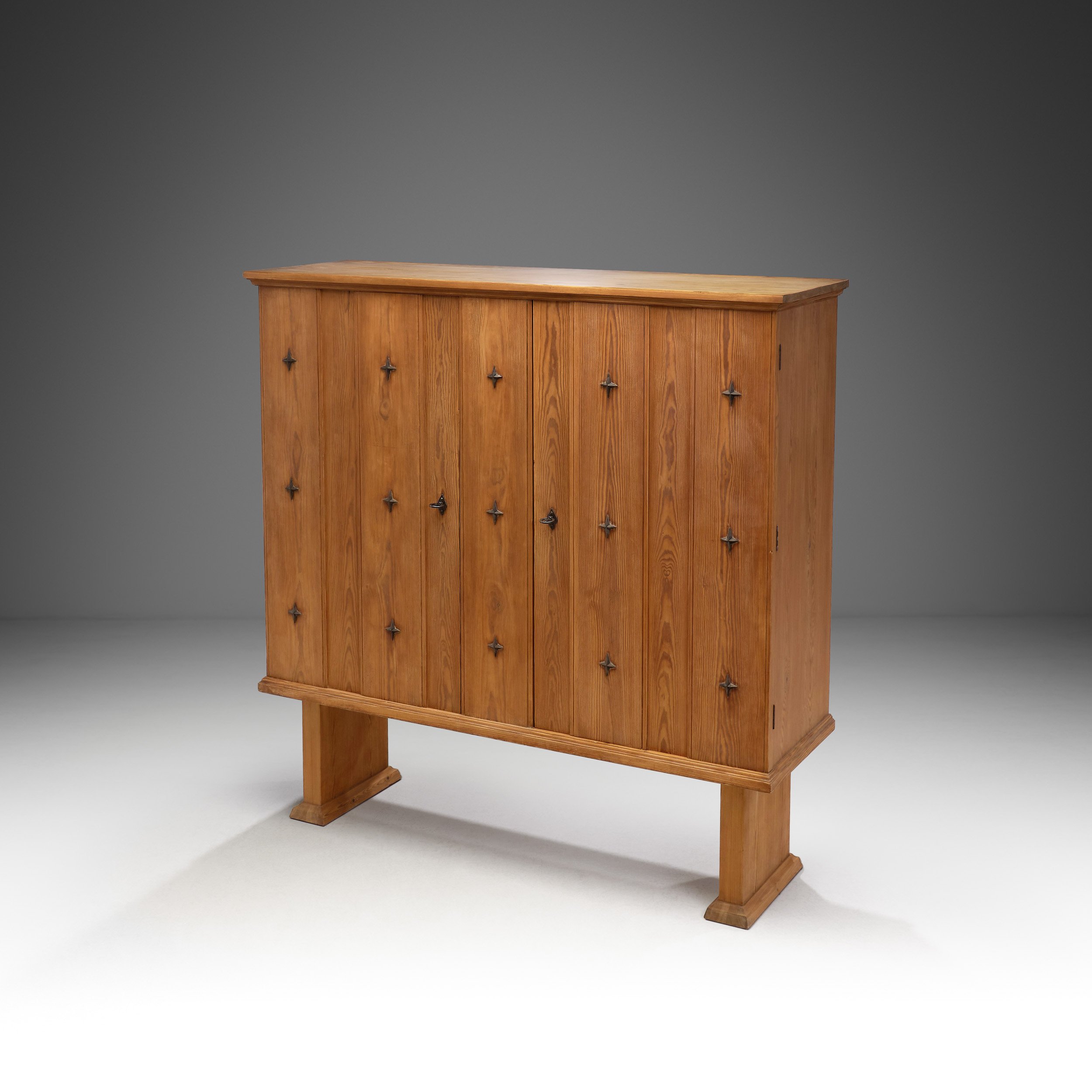 Pinewood Highboard Cabinet in the manner of Axel Einar Hjorth, Norway 1940s (sold)