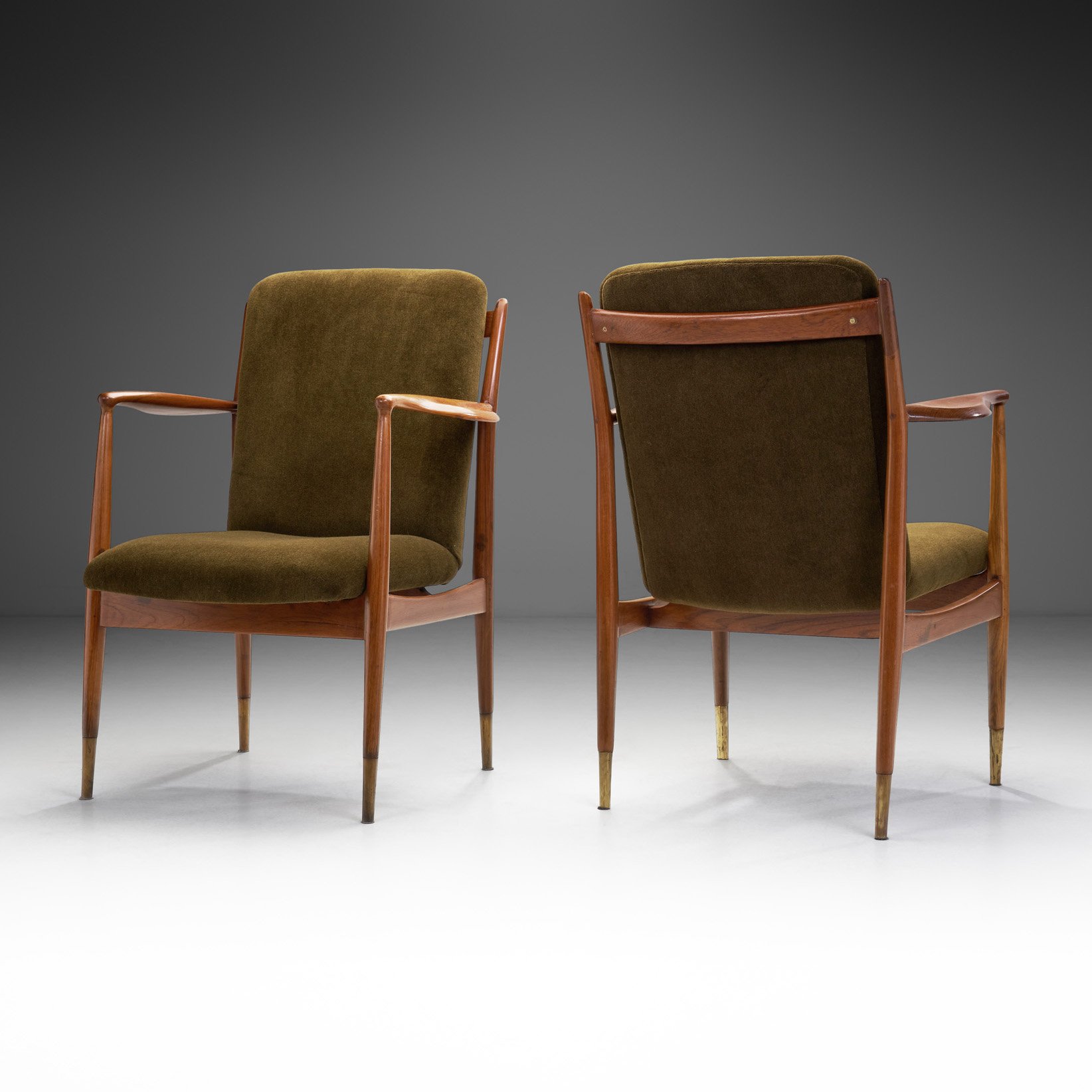 Pair of Mid-Century Teak Armchairs in Dark Green Velvet, Italy 1950s