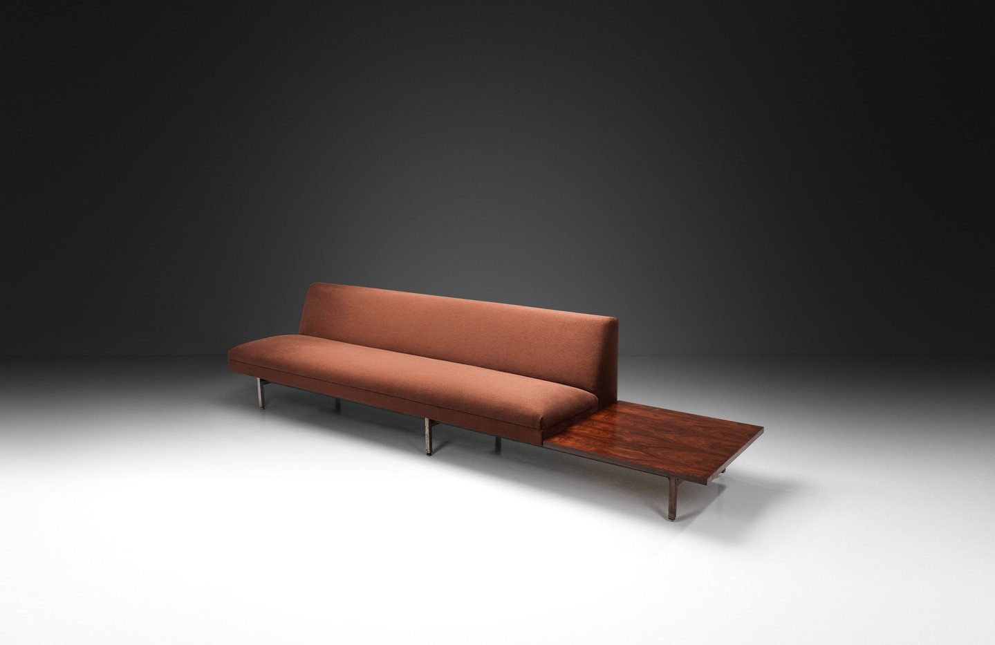 George Nelson was one of the key figures shaping American modern design in the mid-20th century. As design director at Herman Miller from 1945, George Nelson helped define a new approach to furniture, one that responded to modern living rather than r