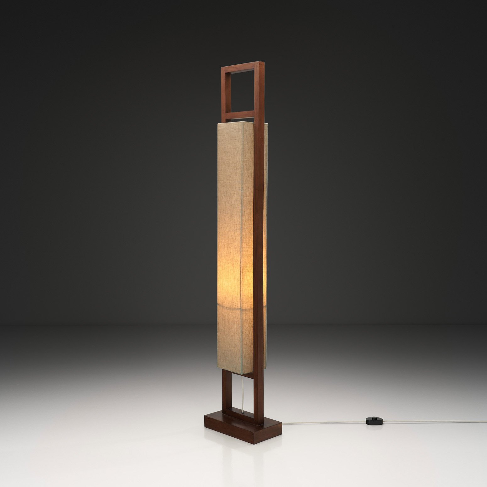 Mid Century Modern Wooden Floor Lamp, Europe Mid-20th Century