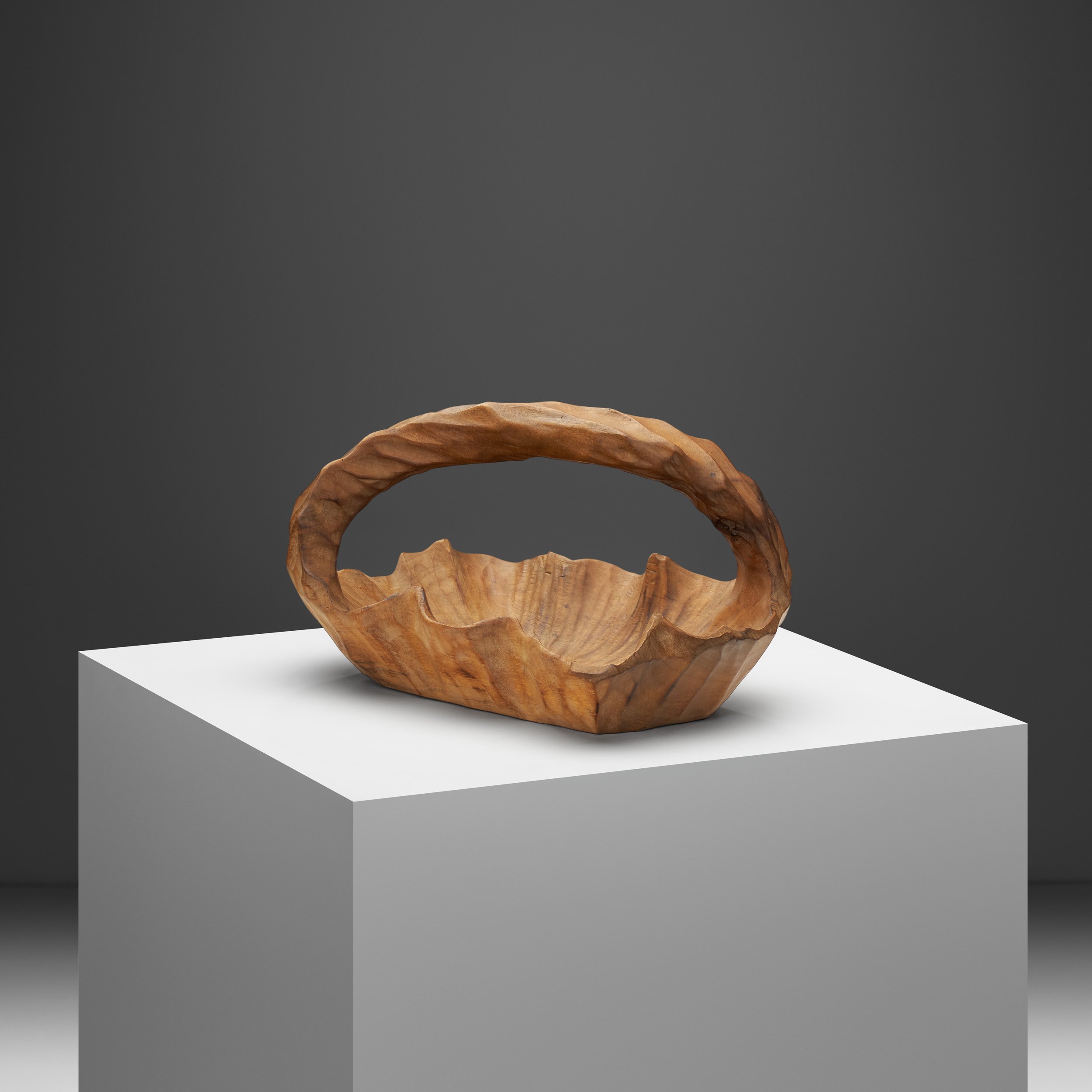 Carved Alder Wood Bowl in the manner of Rudolf Steiner, Switzerland Mid-20th Century