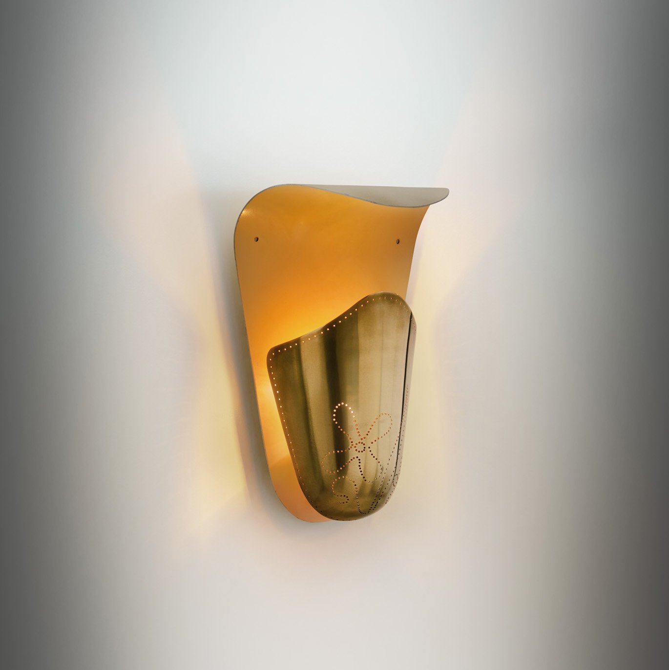 Model “8596” Brass Wall Lamp by Harald Notini (Attr.) for Böhlmarks, Sweden 1950s (sold)