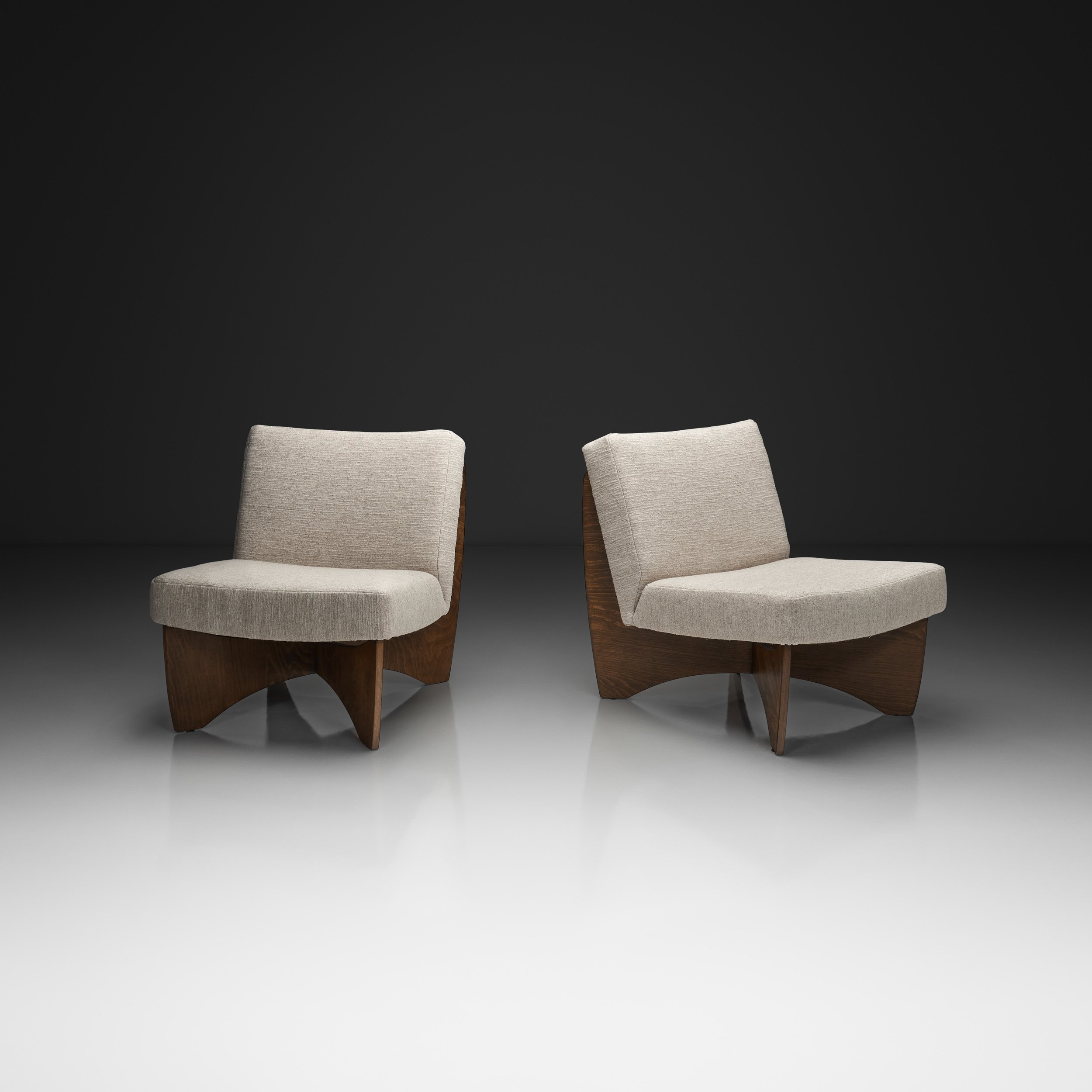 Pair of Modern Lounge Chairs with Crossed Base for Metz & Co, Germany 1970s