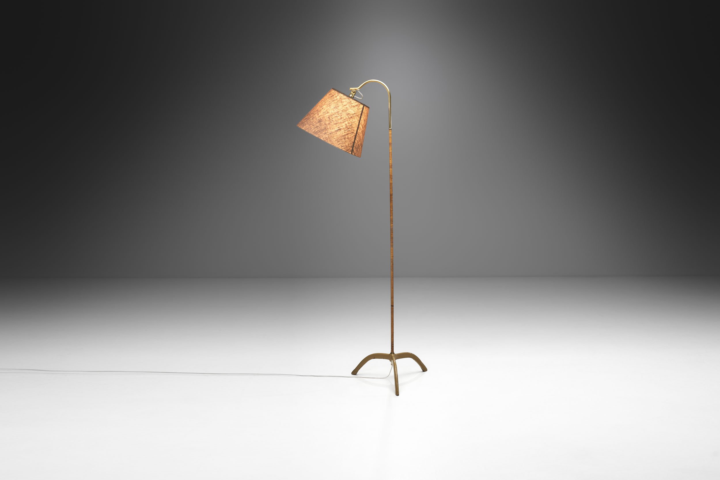 2021-07-138329_light.jpg