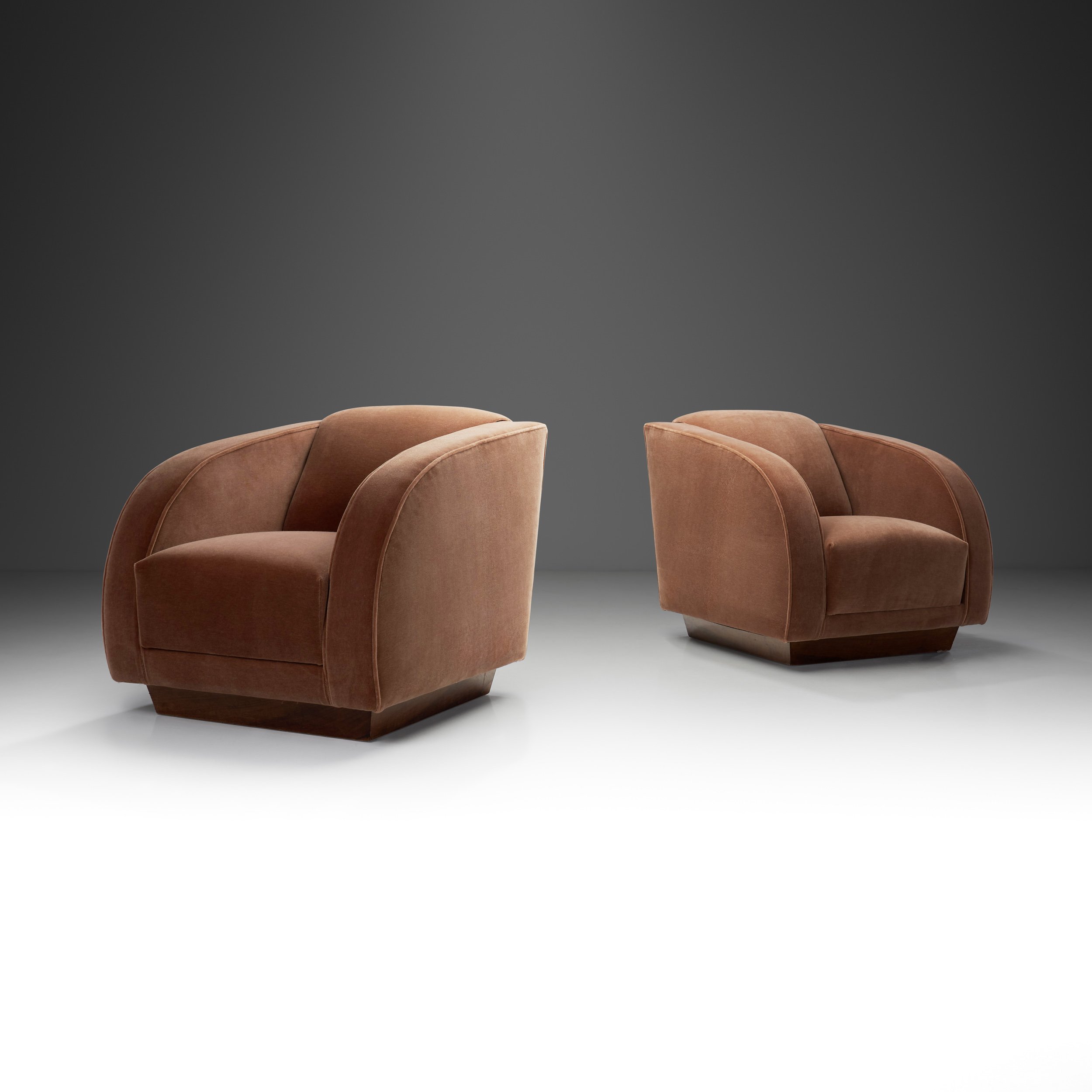 A Pair of Art Deco Club Chairs in Mohair, France 1930s (sold)