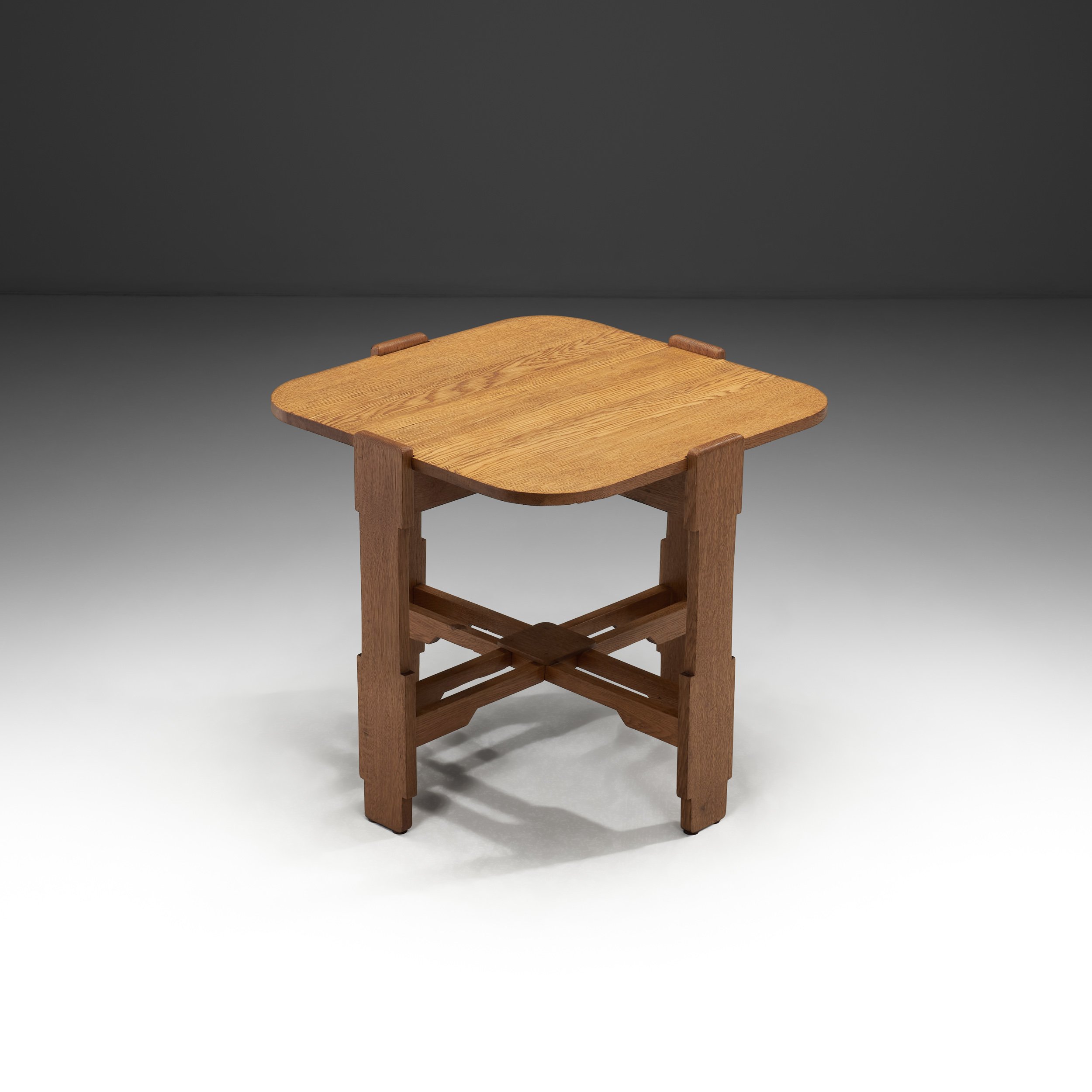 Wooden Coffee Table in the manner of The Stickley Brothers, Netherlands 1930s