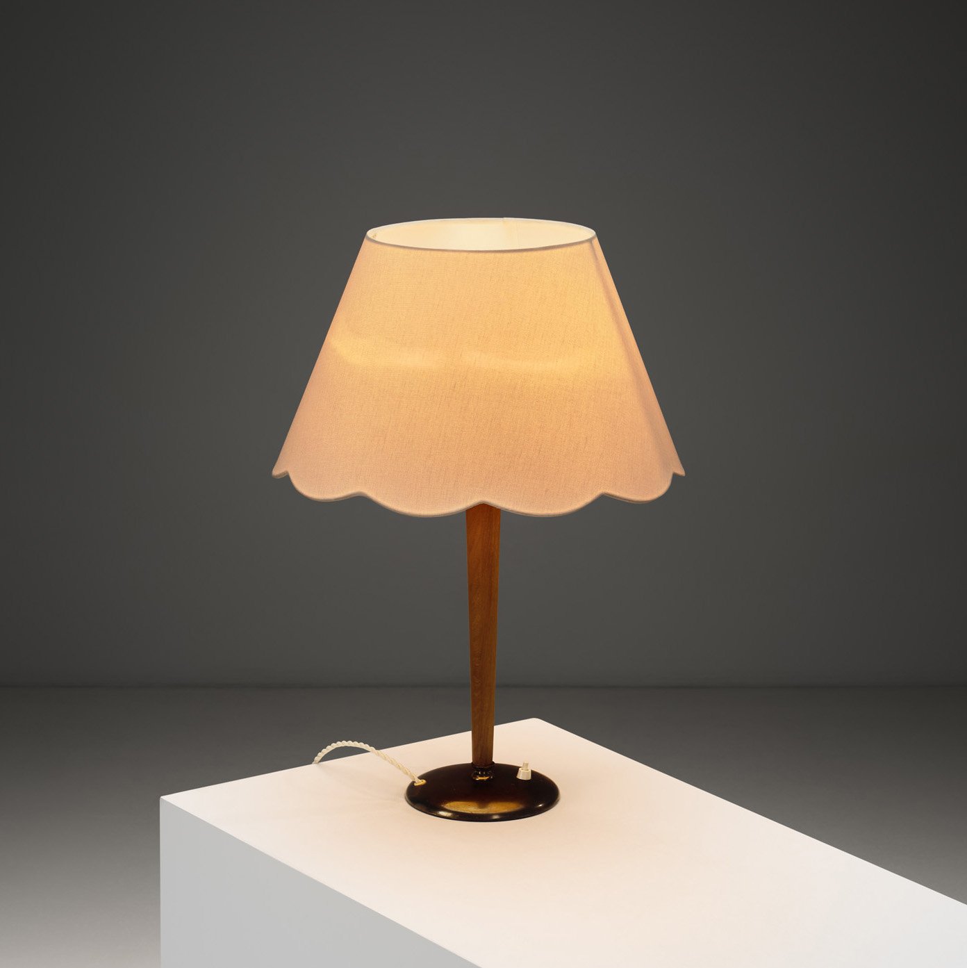 Bertil Brisborg Model "31915" Table Lamp for Nordiska Kompaniet, Sweden 1940s