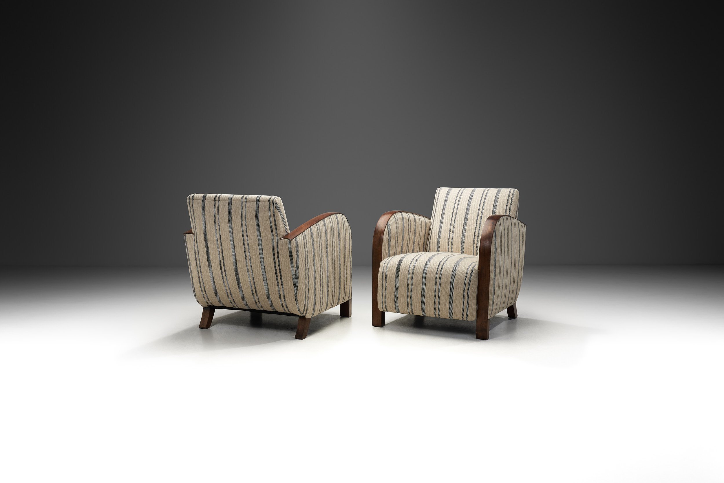 A Pair of Art Deco Armchairs, Europe ca 1930s
