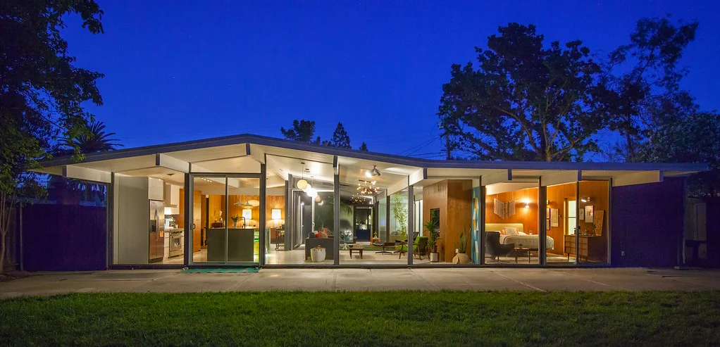 los-cerros-eichler-night.jpg