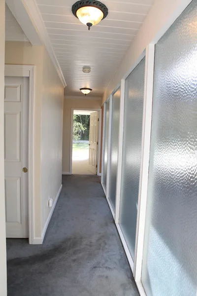 hallway-before2.jpg