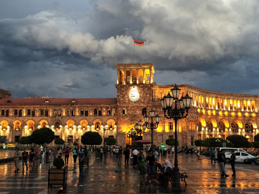  Night falls on Republic Square