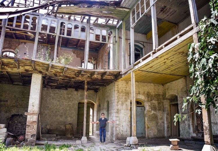 Saro Saryan shows us the traditional home that a local artist is restoring
