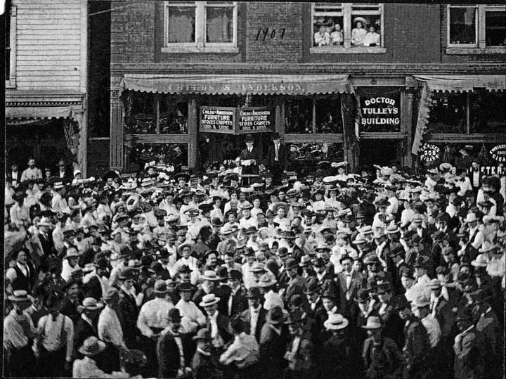 Political rally on state street Granite City, photo courtesy The Granite CIty Chronicle