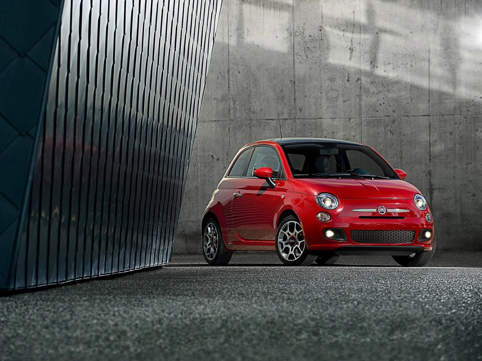 2011_Fiat_500_Sport-front-side-angle_68.jpg