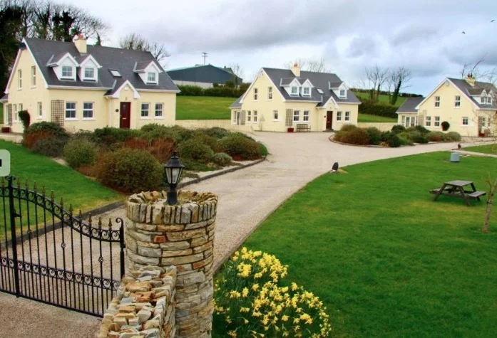 Cottages stone gate ardglass copy.jpg