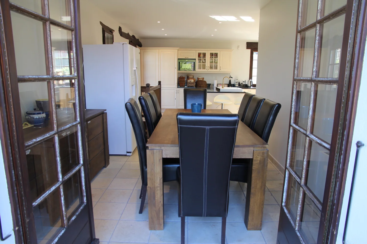 Kitchen dining area