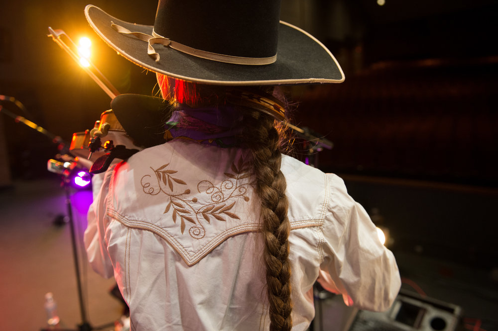 Banner-PerformerList-JBL_brigid_reedy_fiddling.jpg