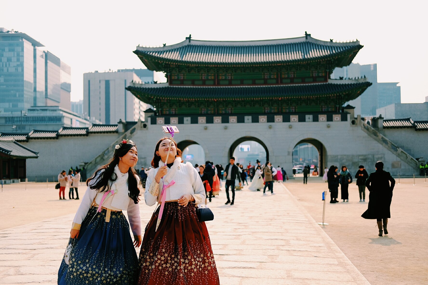  Modern meets traditional Korean hanbok at Gyeongbokgung Palace, Seoul, South Korea 