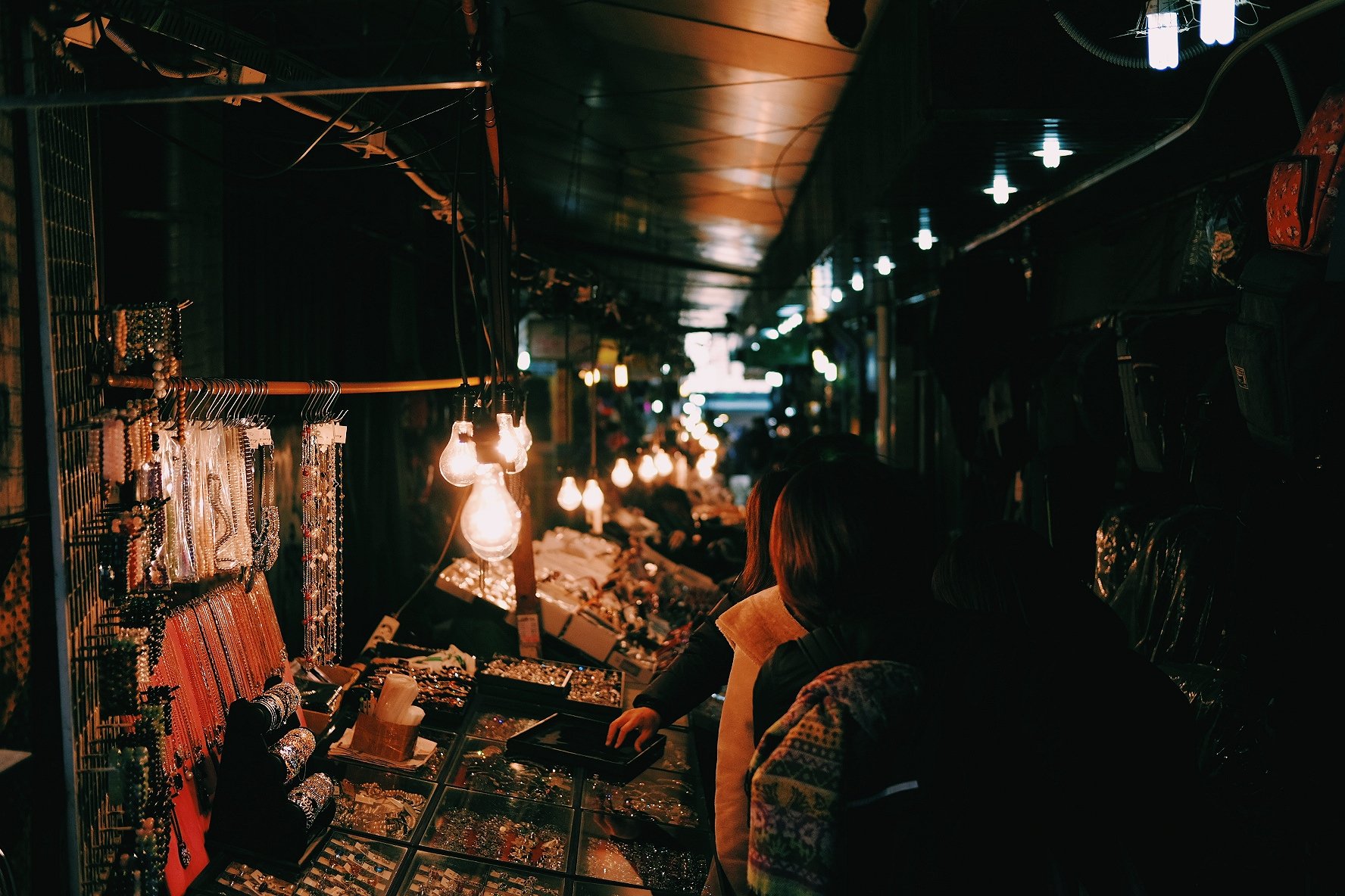  An outdoor market in Seoul, South Korea 