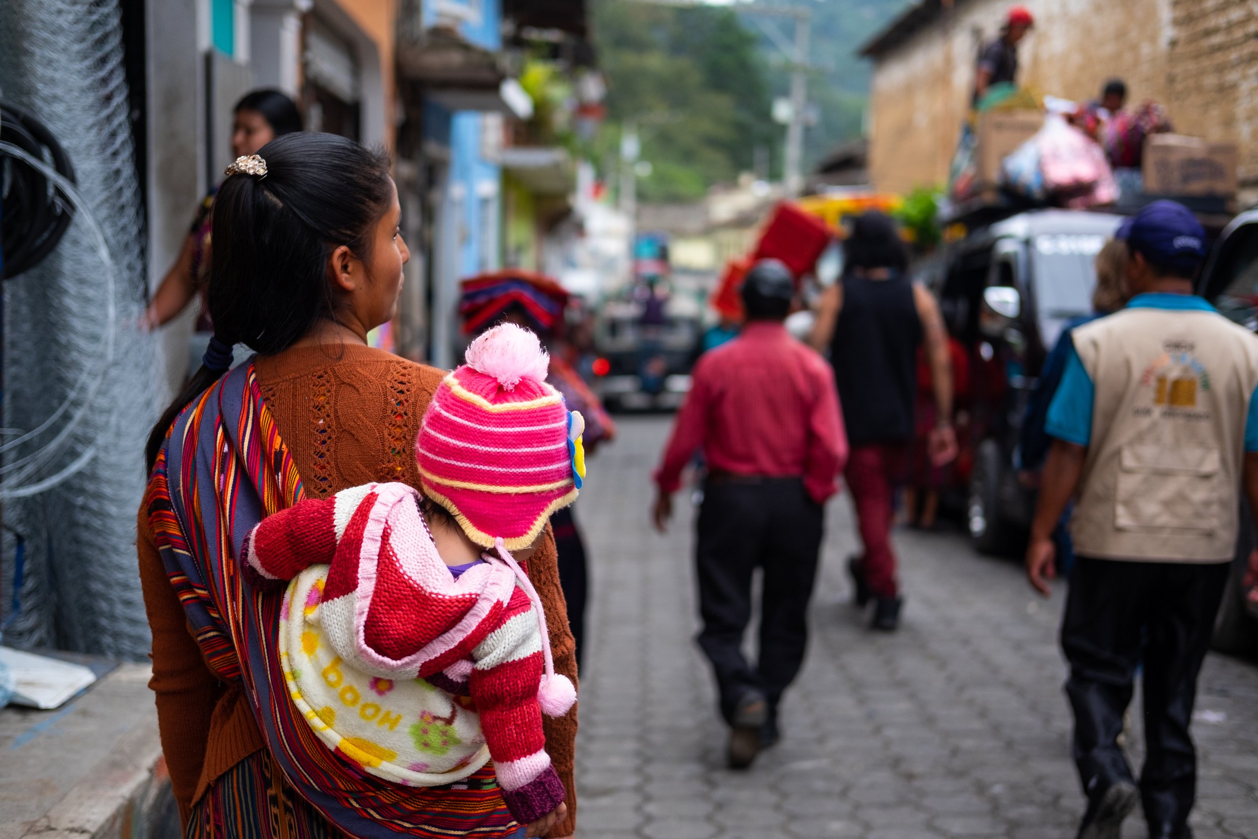  Mother with child in Chichicastenango, Guatemala 