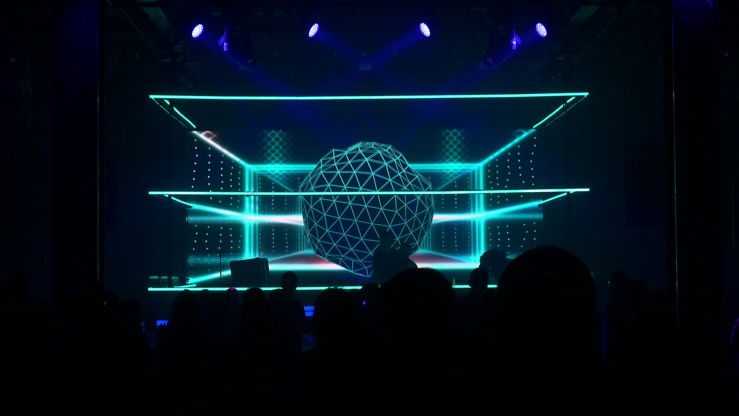 Gleix_LiveVisuals_NYC_TouchDesigner (16).webp