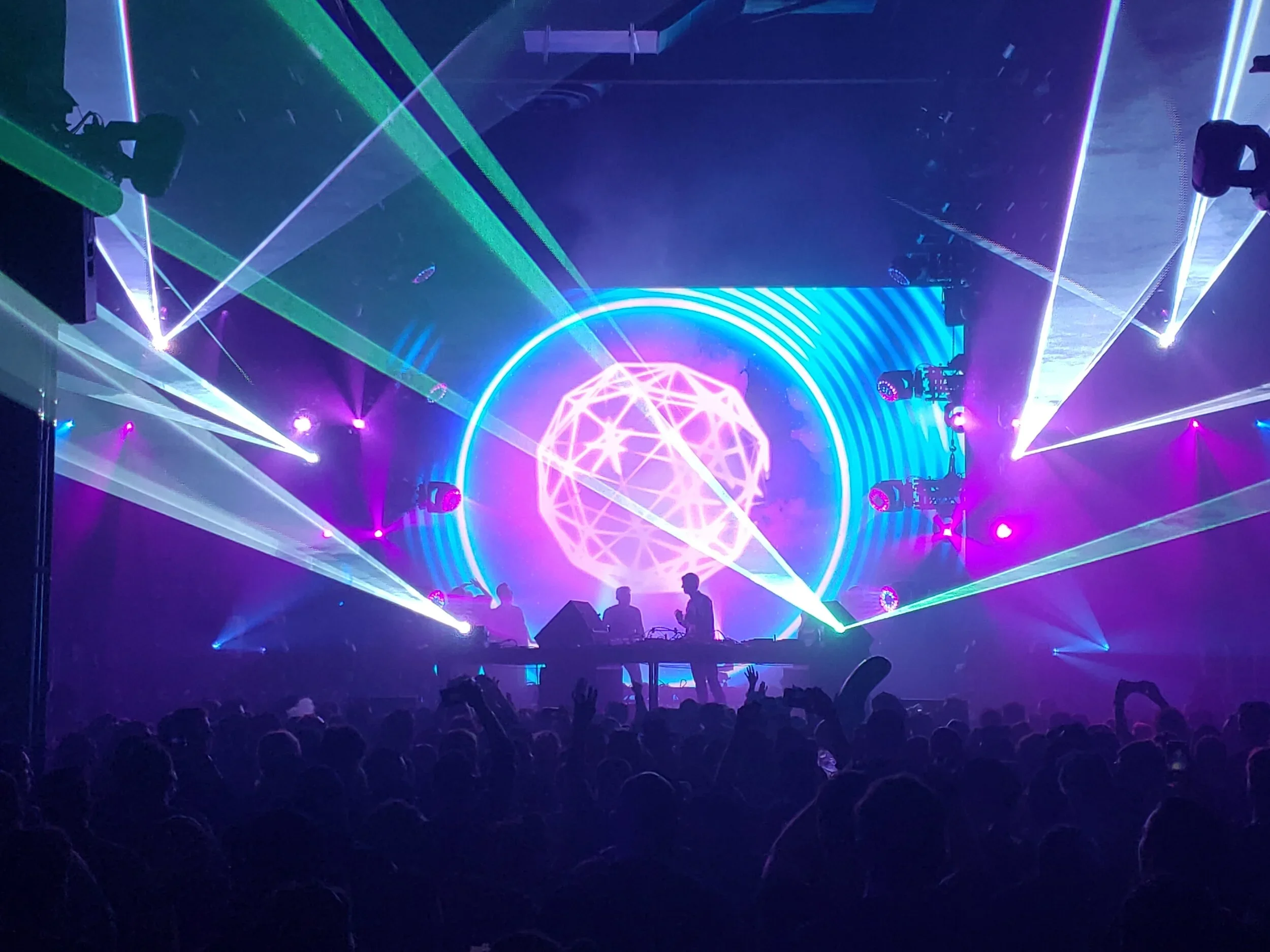 Gleix_LiveVisuals_NYC_TouchDesigner (2).webp