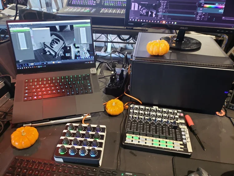 Gleix_LiveVisuals_NYC_TouchDesigner (6).webp