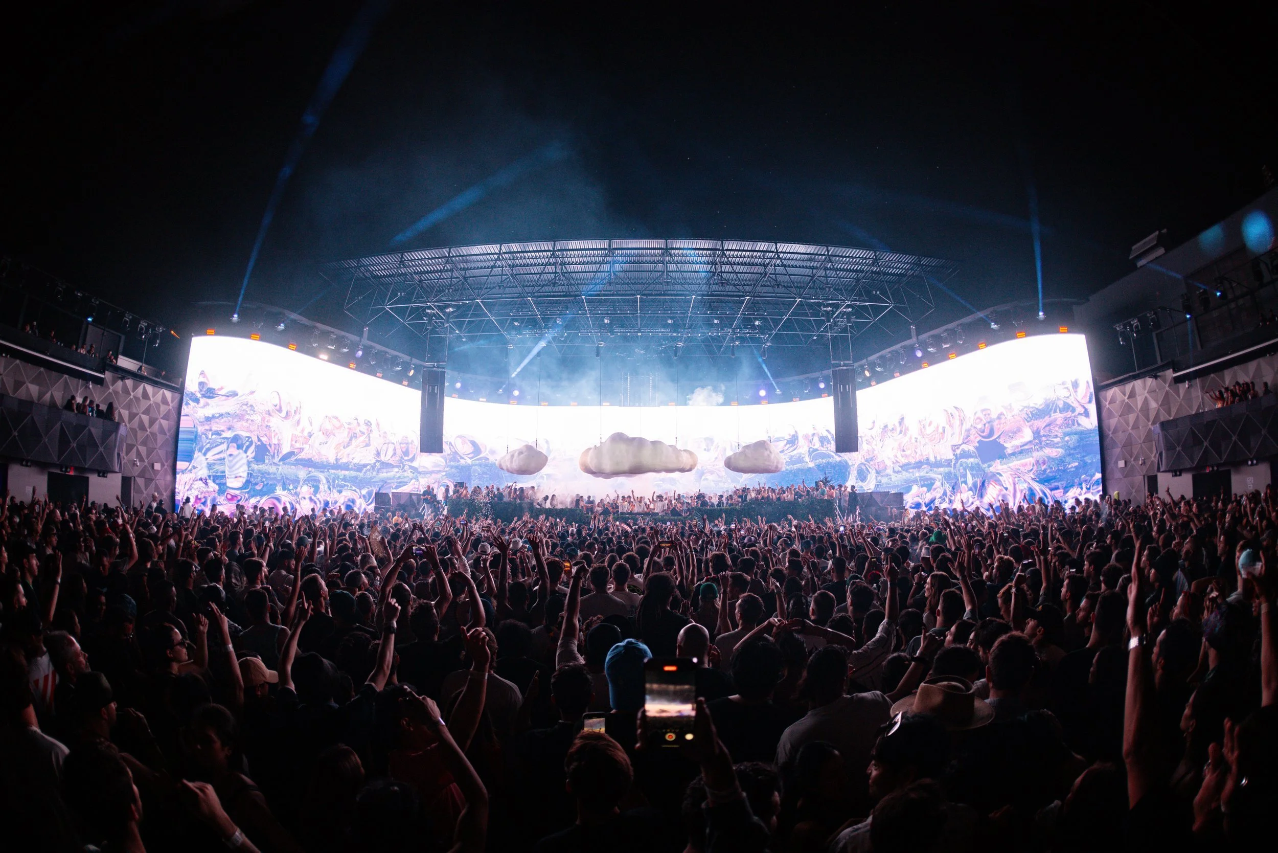 Gleix_LiveVisuals_NYC_TouchDesigner (1).jpg