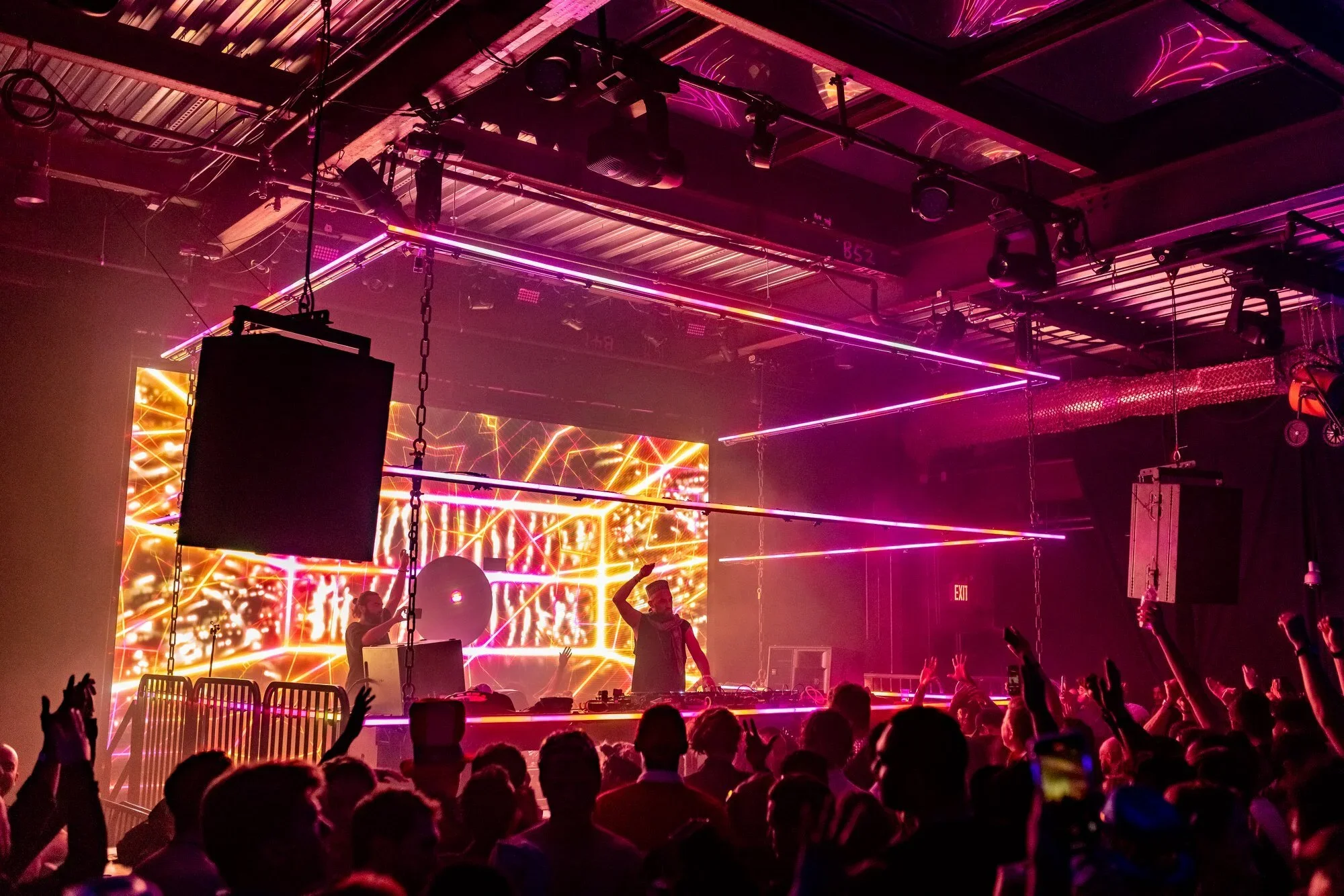 Gleix_LiveVisuals_NYC_TouchDesigner (12).webp