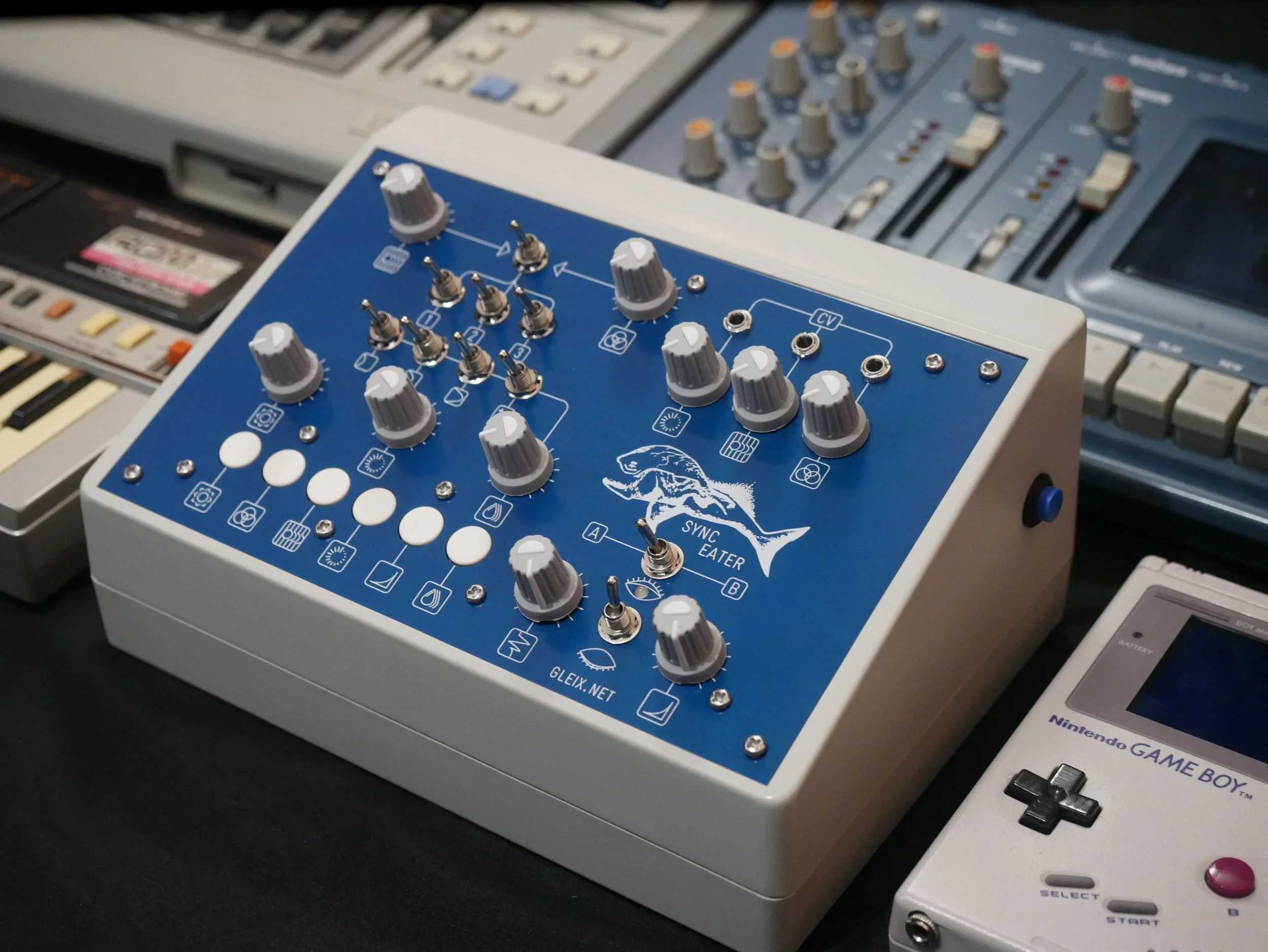 Gleix_GeorgeGleixner_Art_CircuitBending_Visuals_Music (7).webp