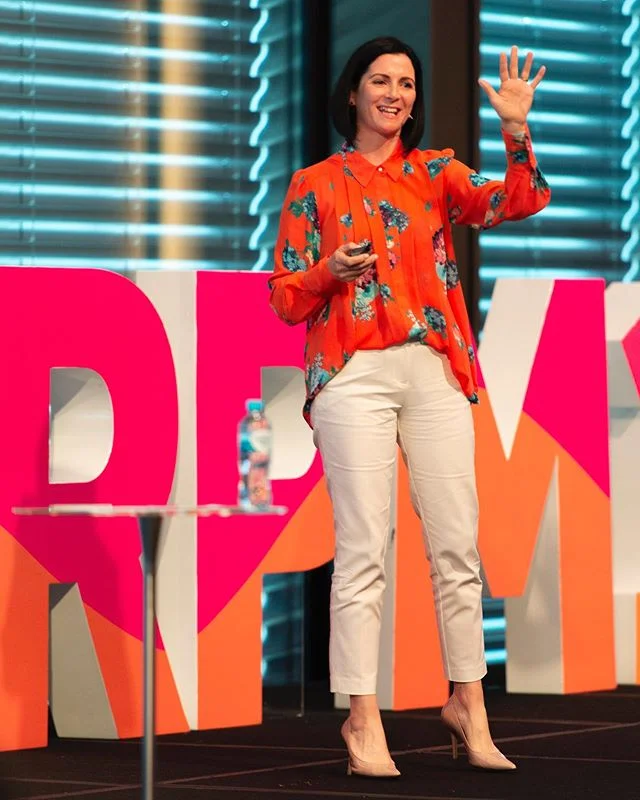 Self described ‘over communicator’ Elaine Stack (@elainestackrealestate) takes us through her incredible journey as the owner and sole employee of her own business, sharing how she’s turned negatives into positives throughout her career and showing us how to always face up to our problems – especially if they’re fax related!