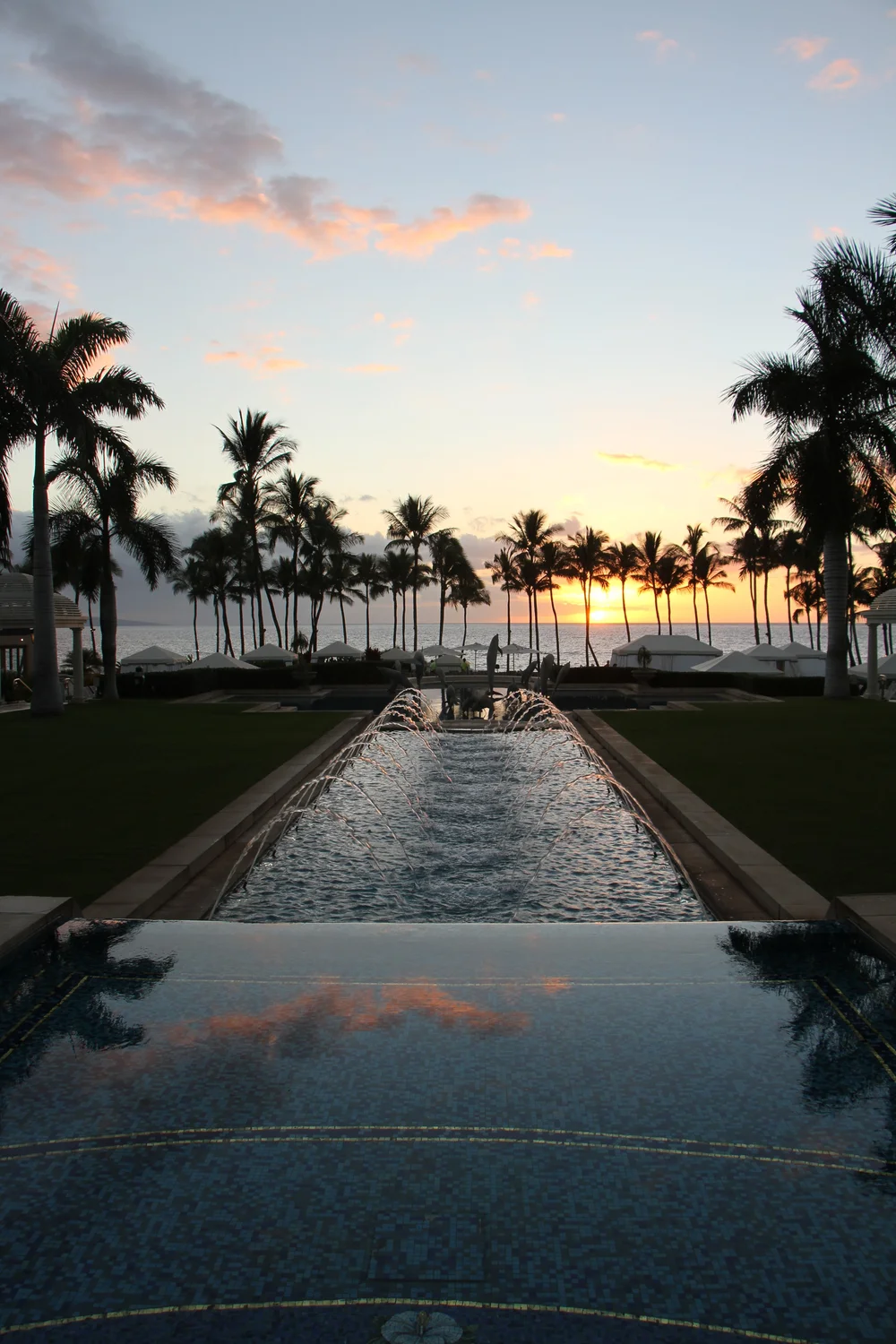  Dolphin fountain at the Grand Wailea 