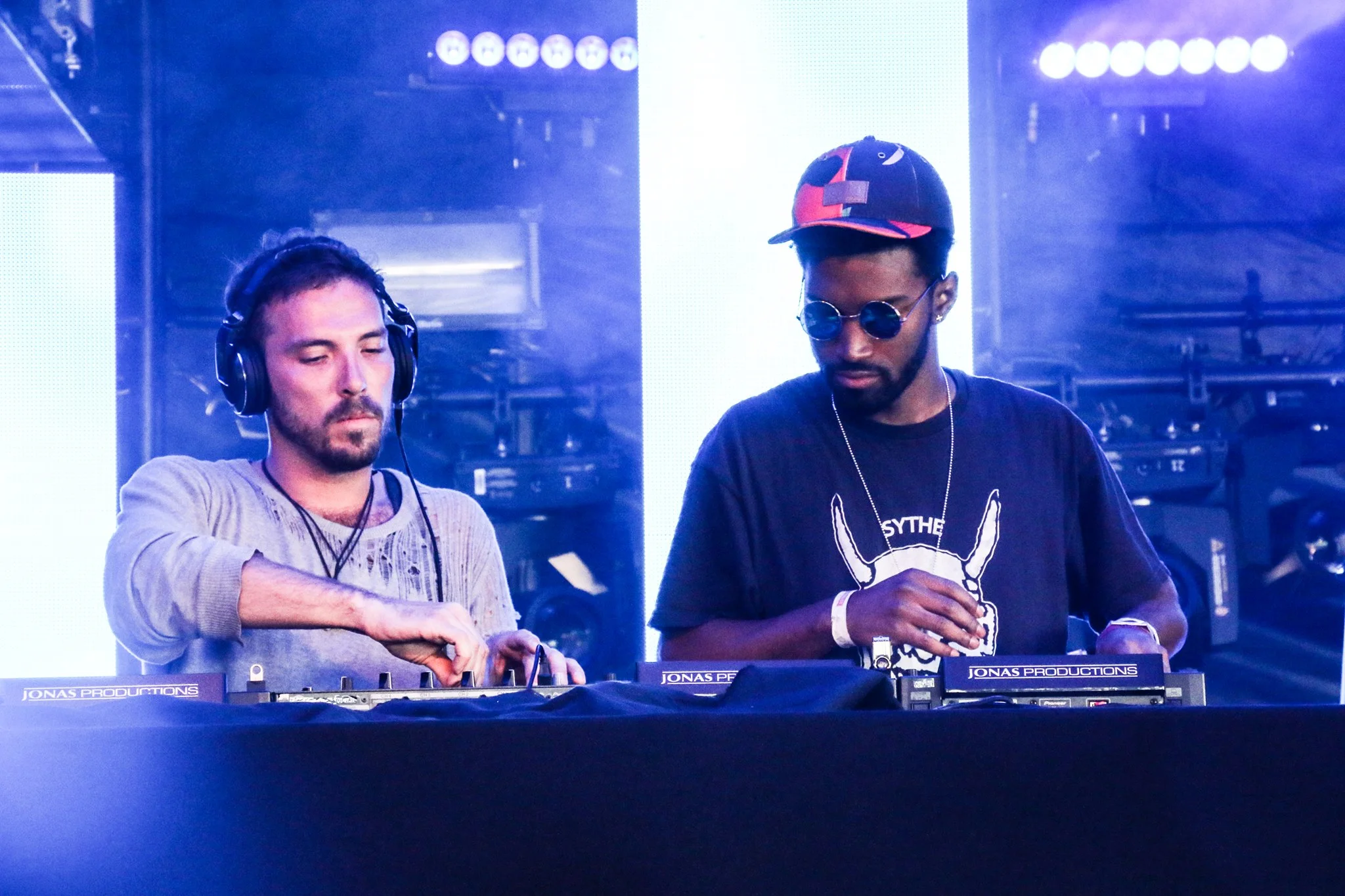 Matt Sebastian of WCKids spinning a brain whooping house set at The Big Top Stage at MLUSA 2016. Rocking Qilo's Rainbow Camo Cap. Photo by Jarrell Chalmers .