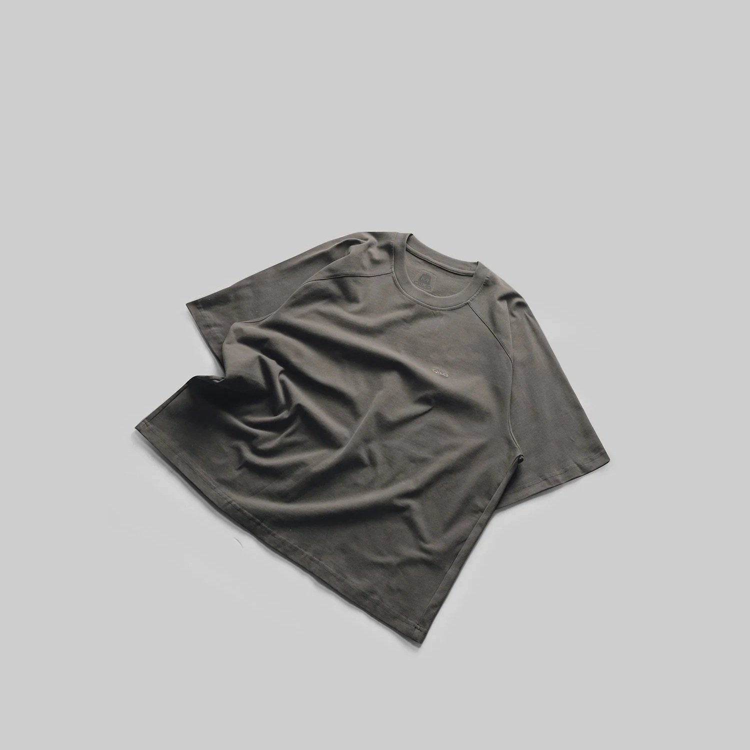 qilo+block+tees-08902+copy.jpg